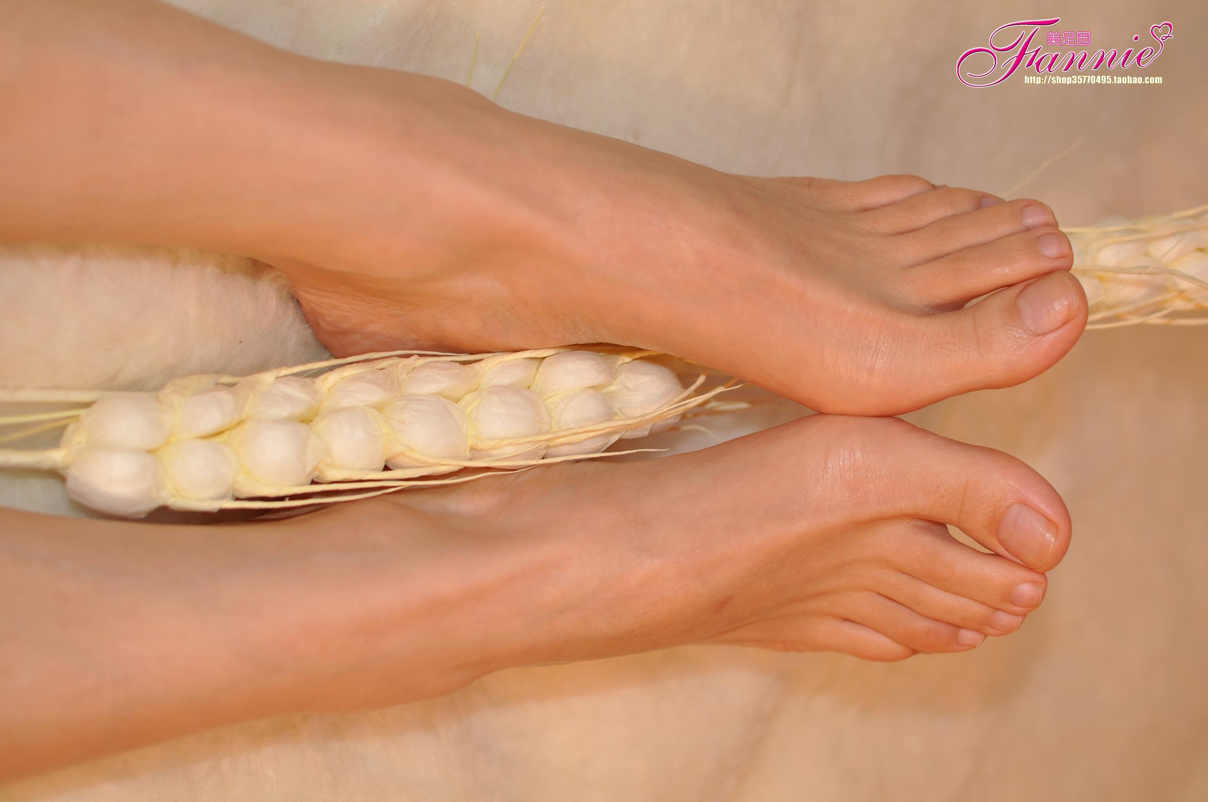 图片[34]-Fannie芬妮每足园 No.577 玉趾如蚕向花语2[73P] – 速更版-美库