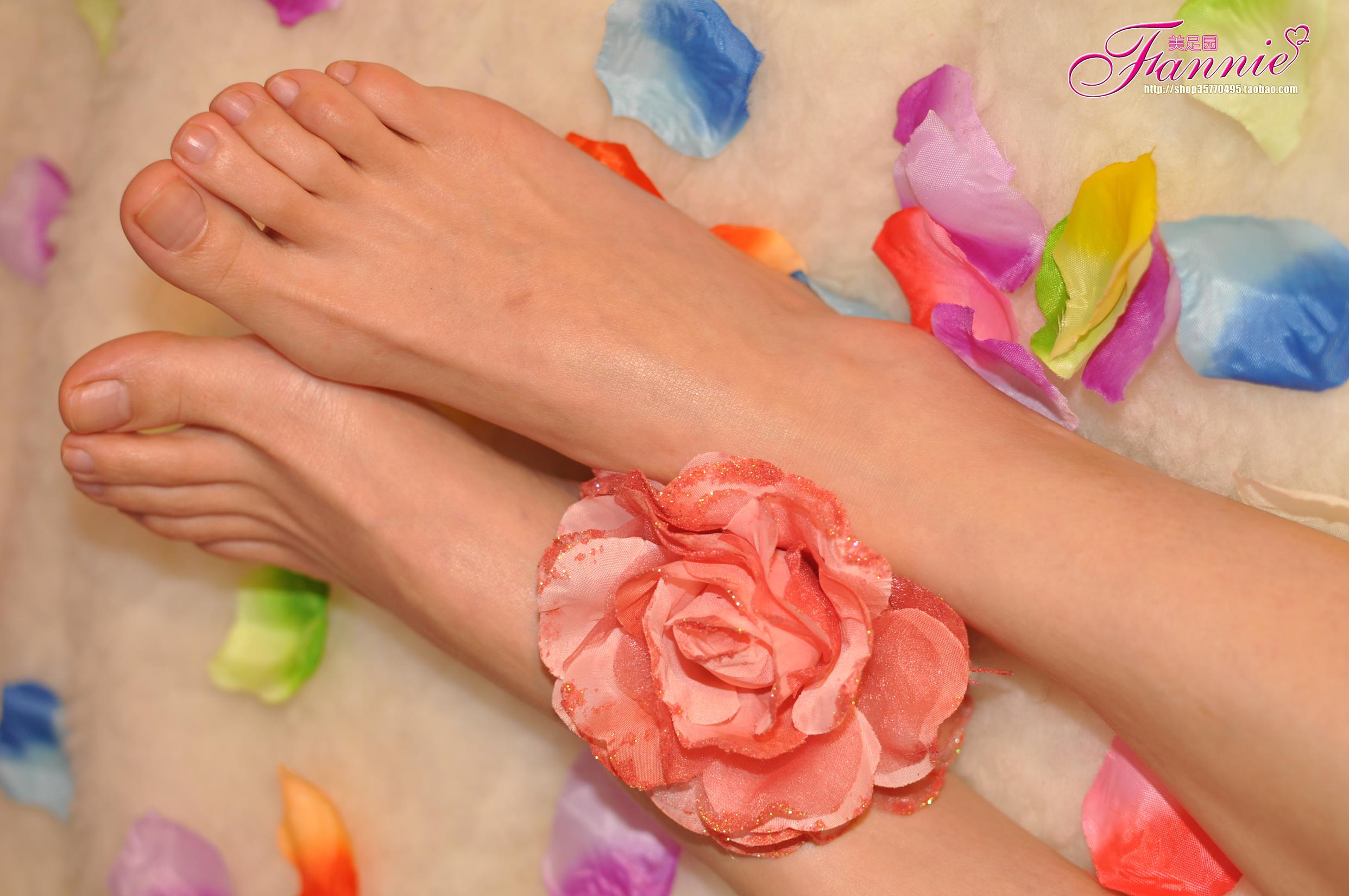 图片[41]-Fannie芬妮每足园 No.576 玉趾如蚕向花语[110P] – 速更版-美库