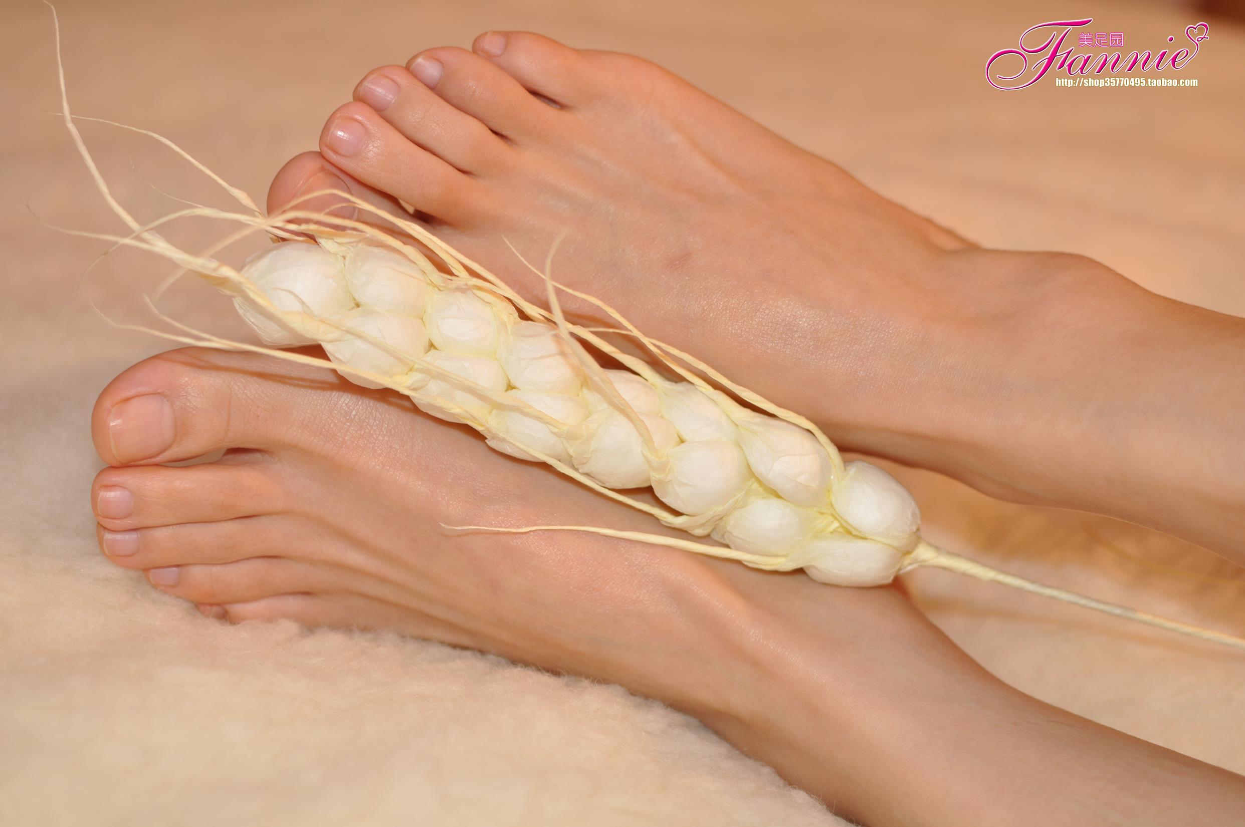 图片[42]-Fannie芬妮每足园 No.577 玉趾如蚕向花语2[73P] – 速更版-美库