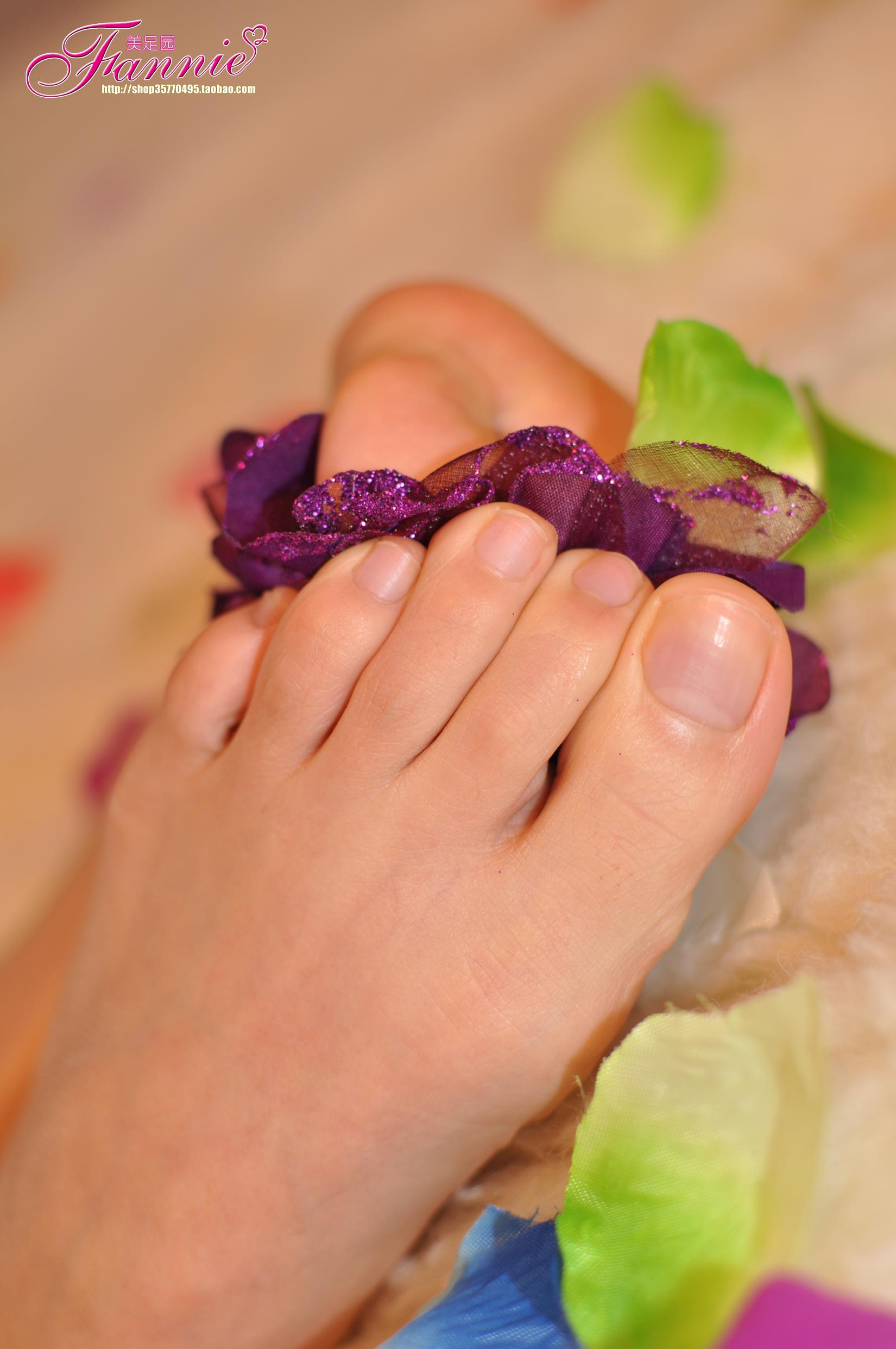 图片[76]-Fannie芬妮每足园 No.576 玉趾如蚕向花语[110P] – 速更版-美库