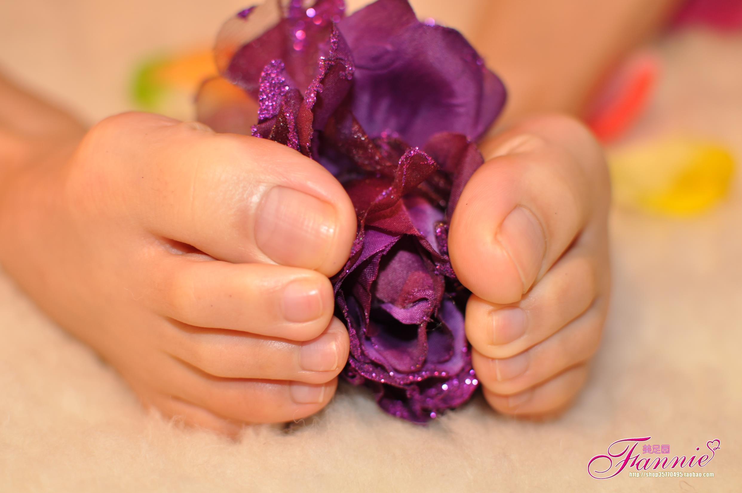 图片[89]-Fannie芬妮每足园 No.576 玉趾如蚕向花语[110P] – 速更版-美库