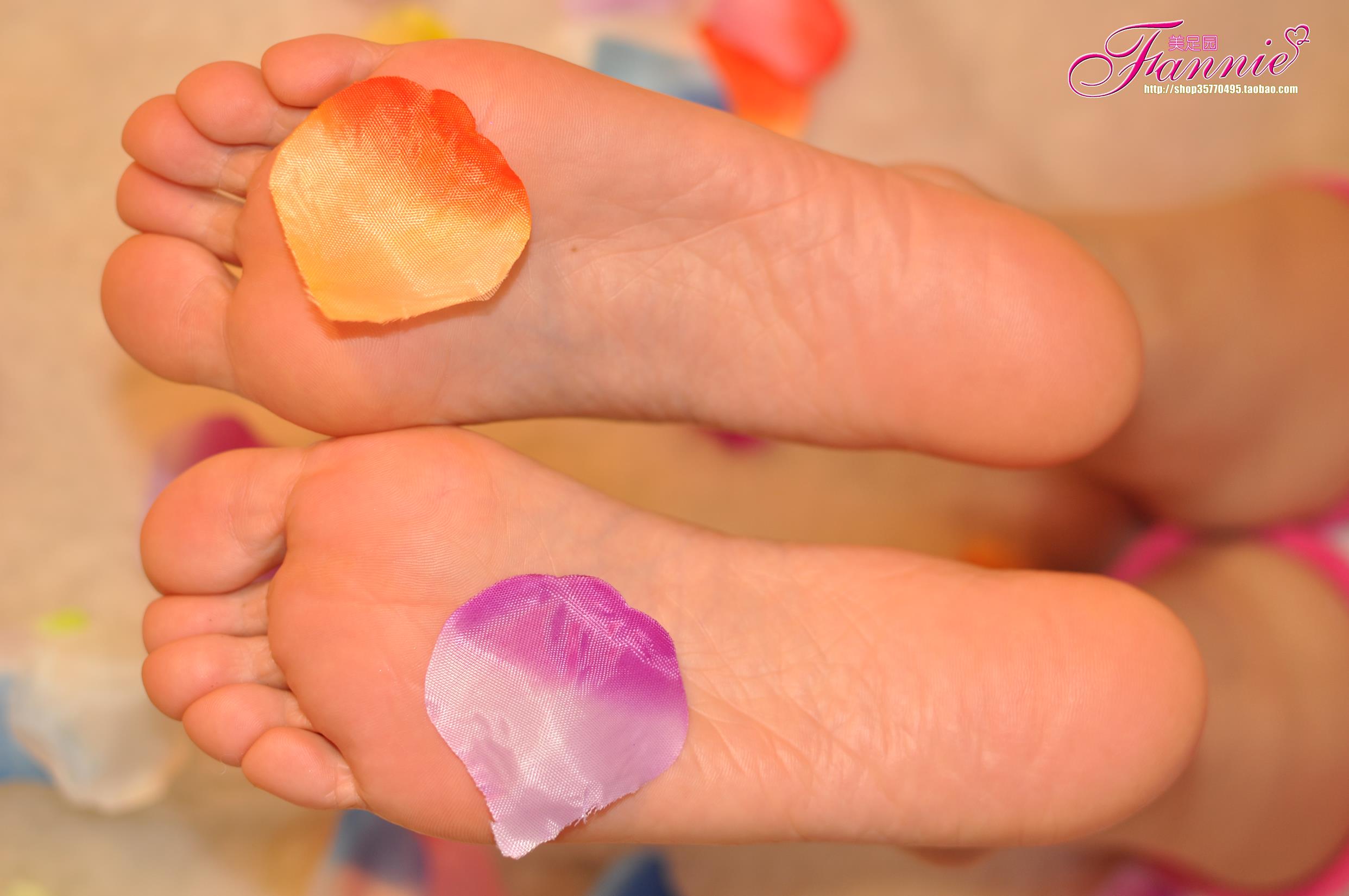 图片[94]-Fannie芬妮每足园 No.576 玉趾如蚕向花语[110P] – 速更版-美库