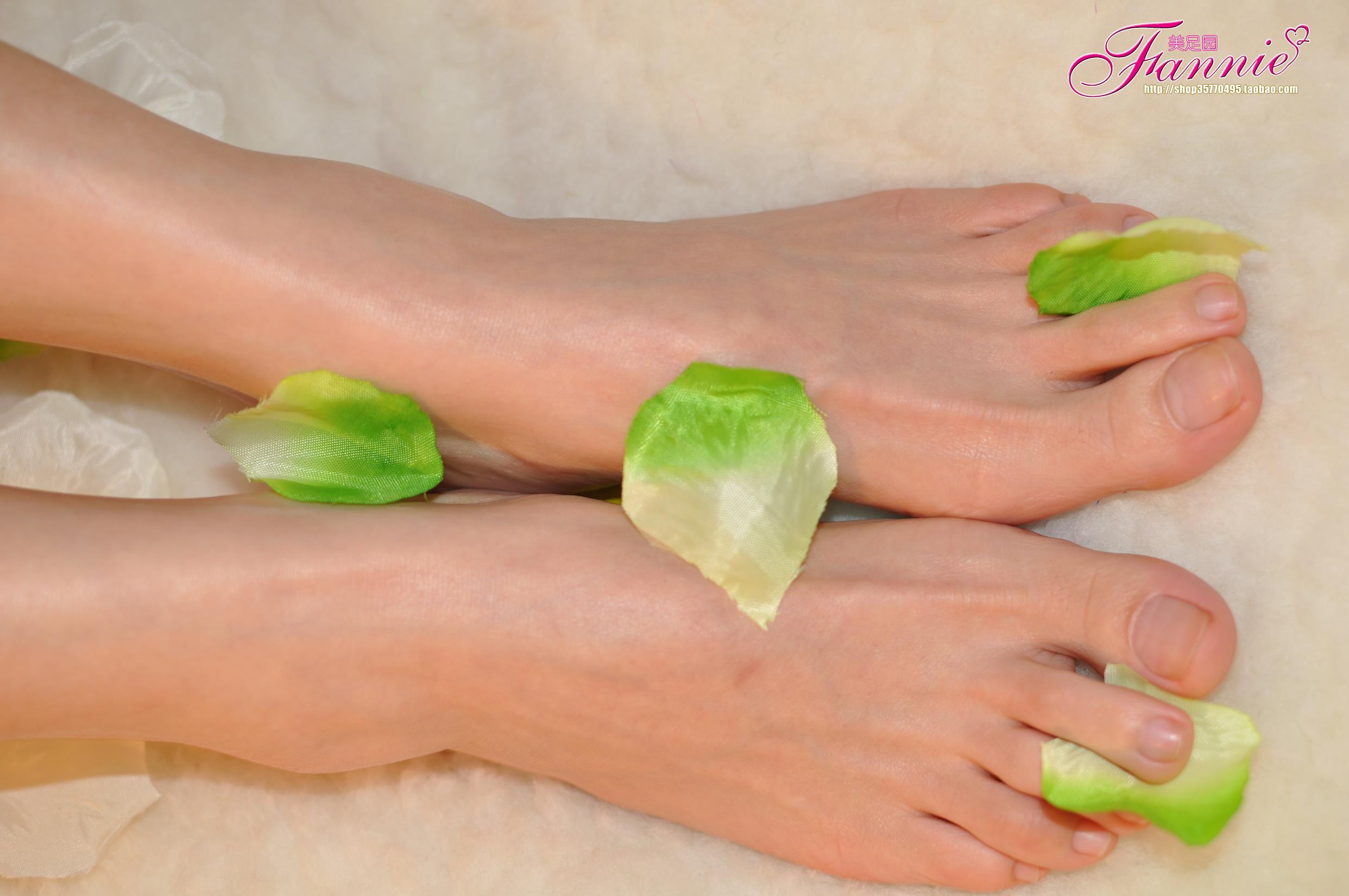 图片[100]-Fannie芬妮每足园 No.576 玉趾如蚕向花语[110P] – 速更版-美库