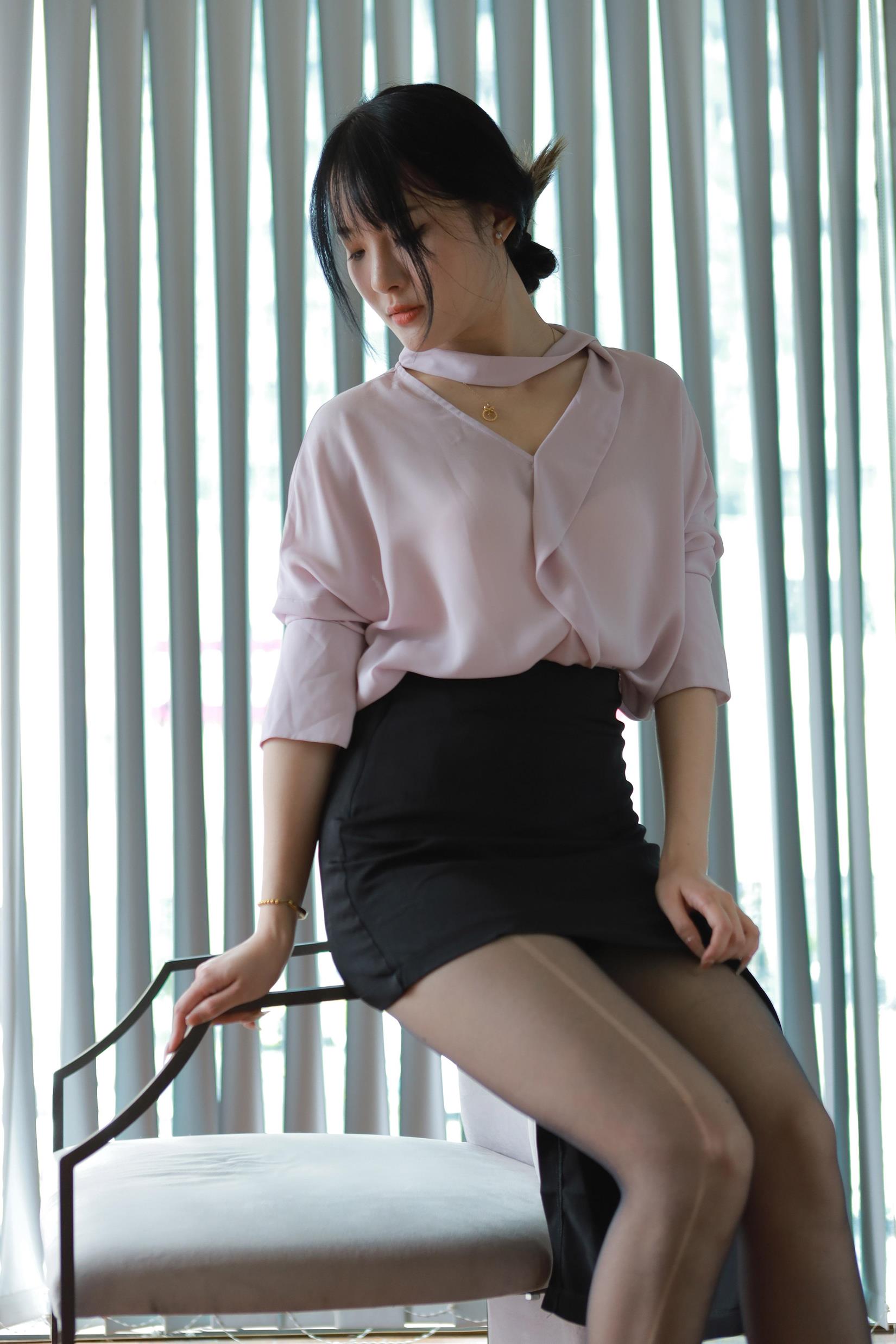 图片[24]-[IESS异思趣向] 2024.06.28 丝享家1780：婉萍《职业黑丝》[88P] – 速更版-美库