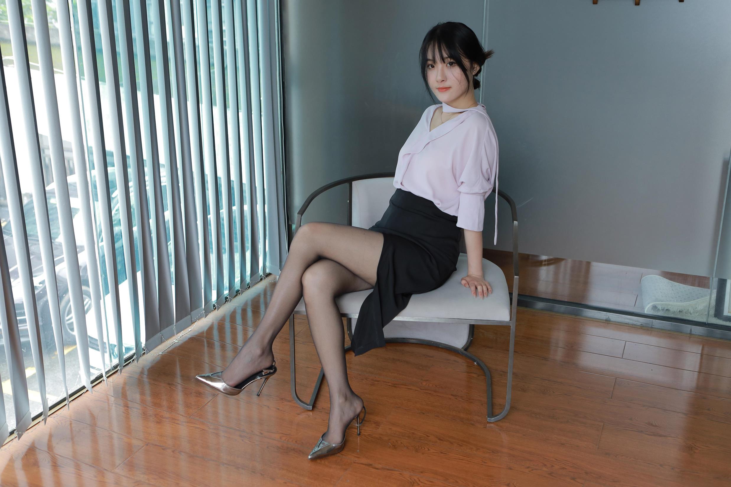 图片[46]-[IESS异思趣向] 2024.06.28 丝享家1780：婉萍《职业黑丝》[88P] – 速更版-美库