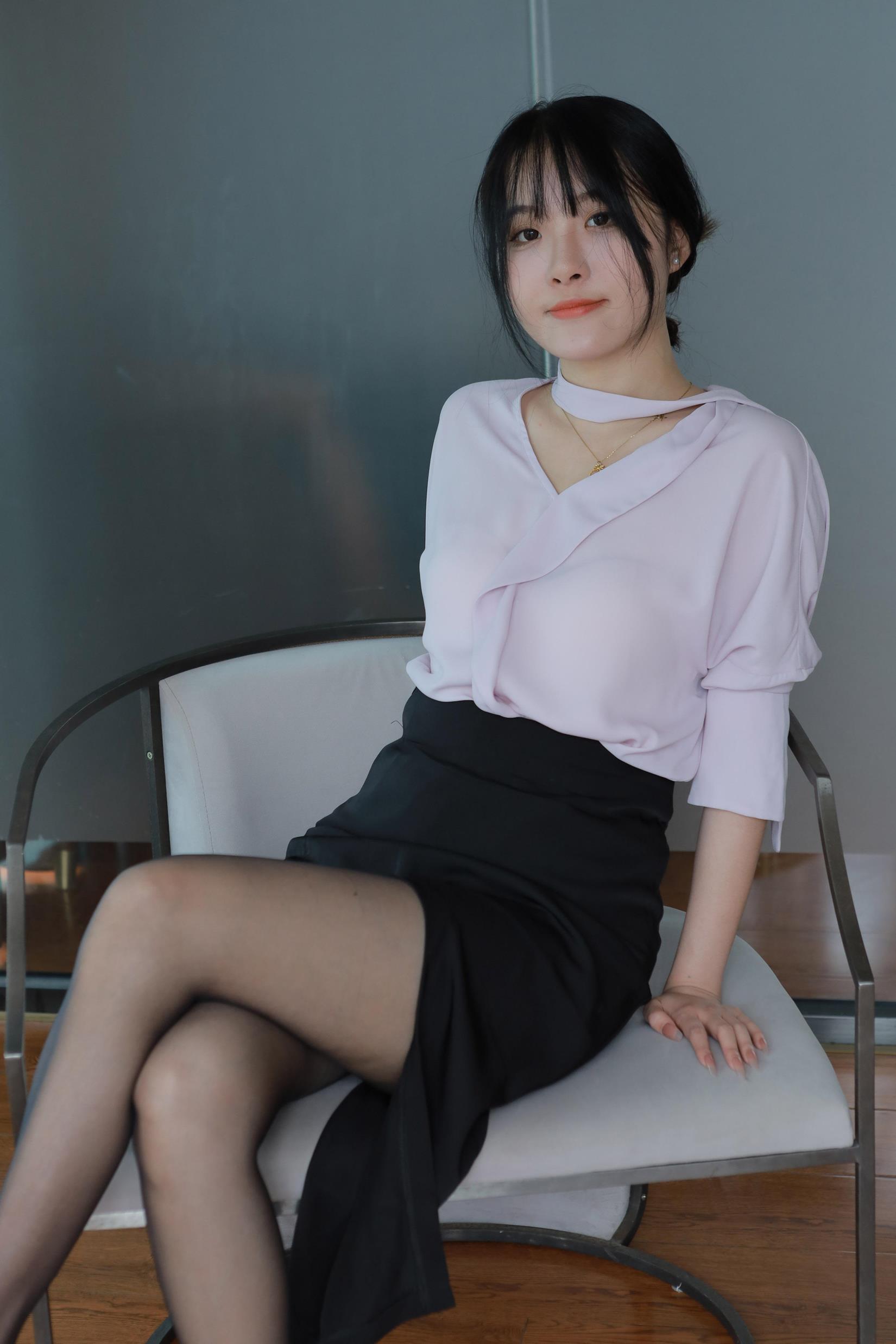 图片[48]-[IESS异思趣向] 2024.06.28 丝享家1780：婉萍《职业黑丝》[88P] – 速更版-美库