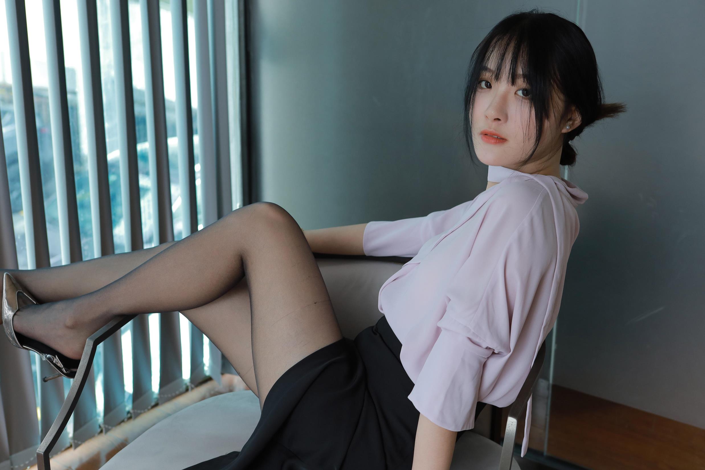 图片[61]-[IESS异思趣向] 2024.06.28 丝享家1780：婉萍《职业黑丝》[88P] – 速更版-美库