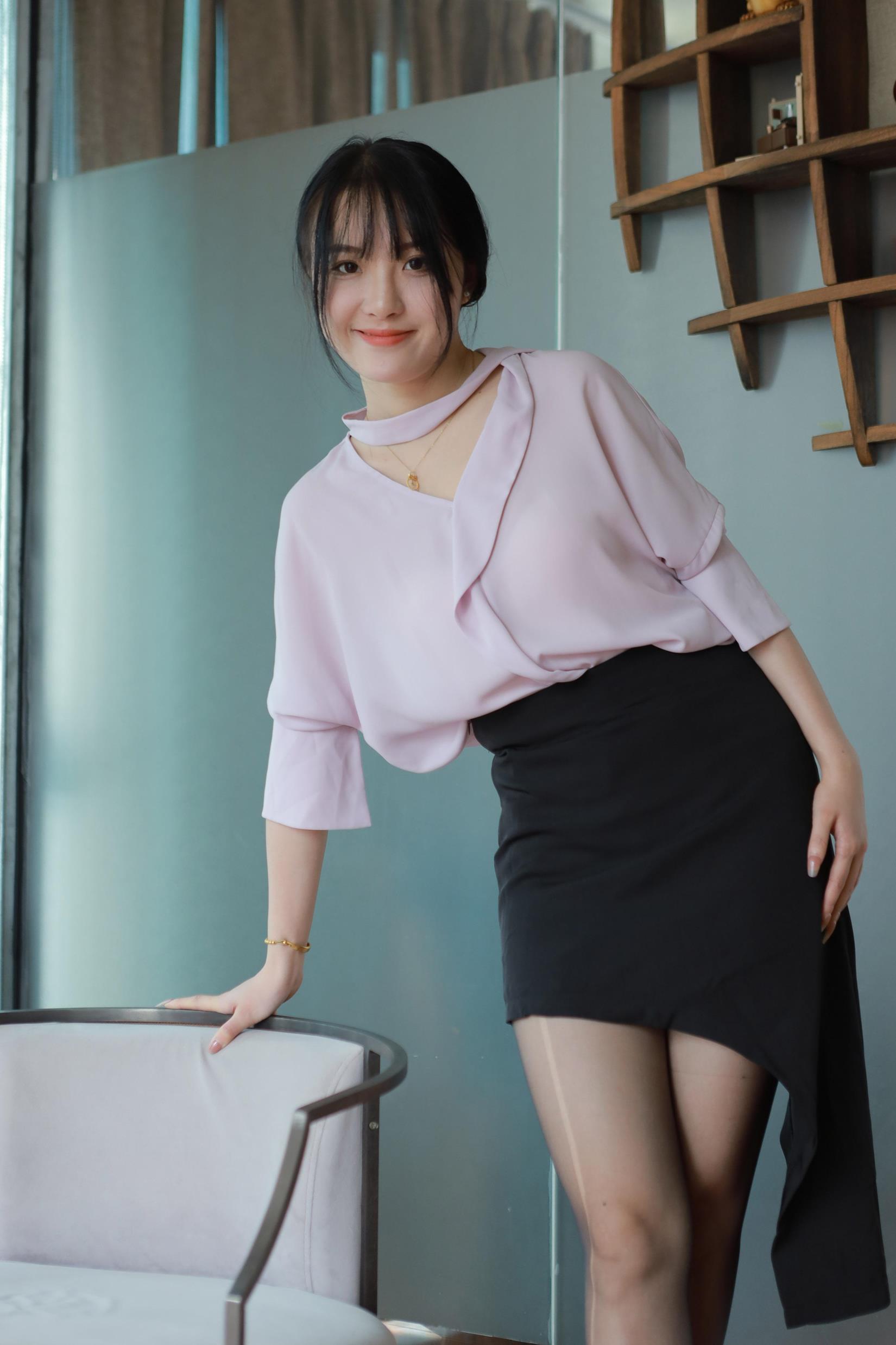 图片[72]-[IESS异思趣向] 2024.06.28 丝享家1780：婉萍《职业黑丝》[88P] – 速更版-美库