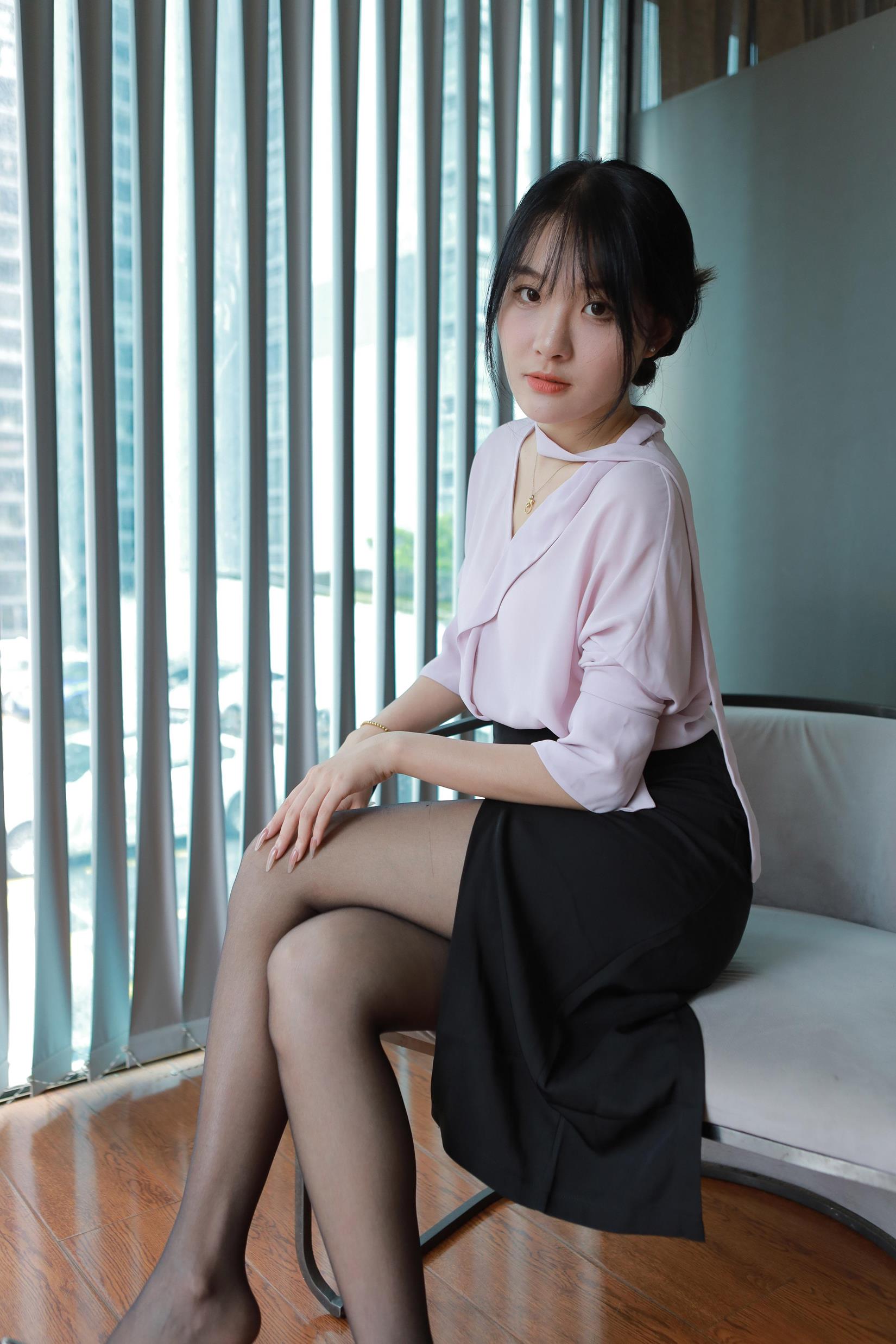 图片[76]-[IESS异思趣向] 2024.06.28 丝享家1780：婉萍《职业黑丝》[88P] – 速更版-美库