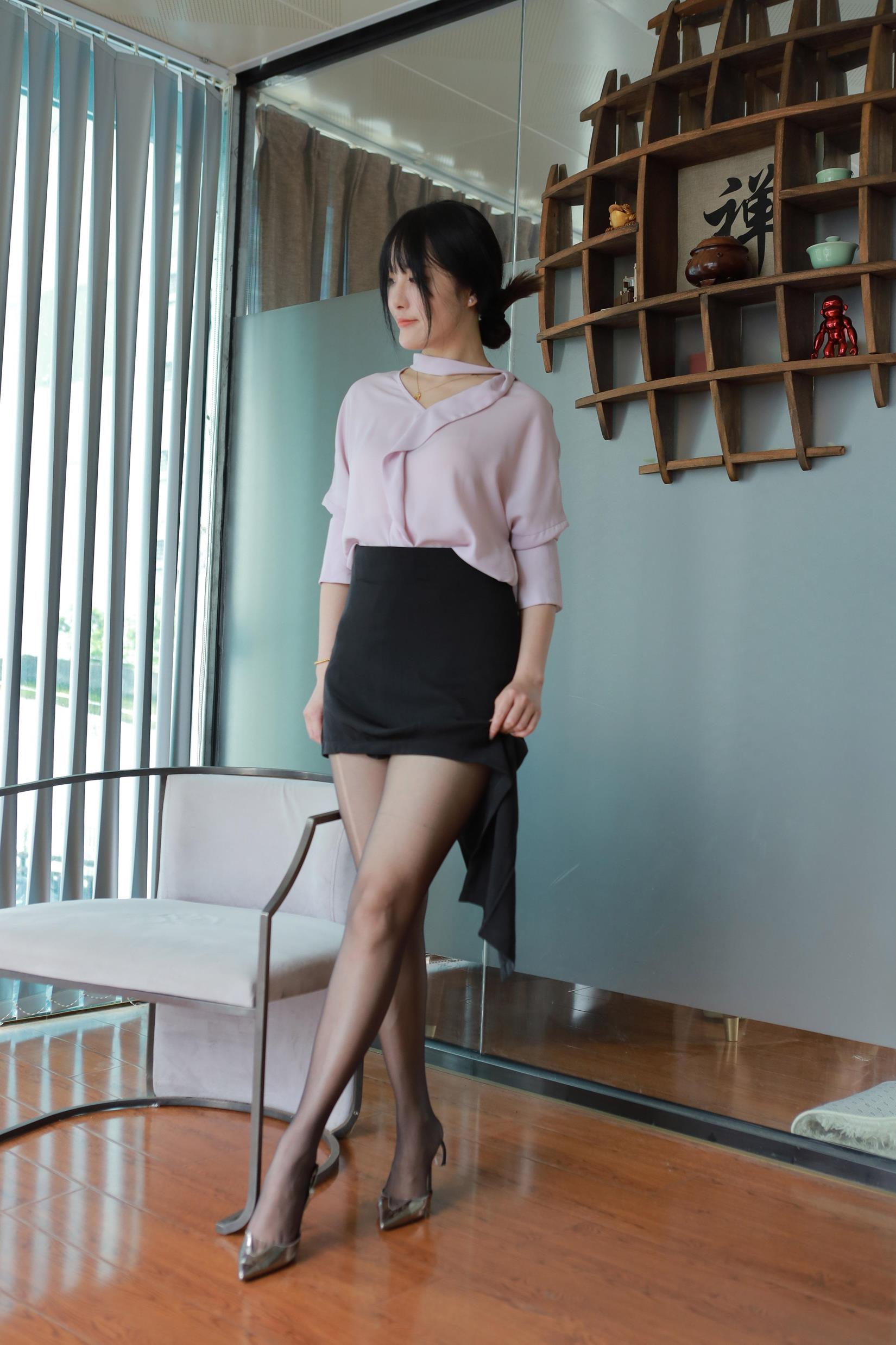 图片[77]-[IESS异思趣向] 2024.06.28 丝享家1780：婉萍《职业黑丝》[88P] – 速更版-美库