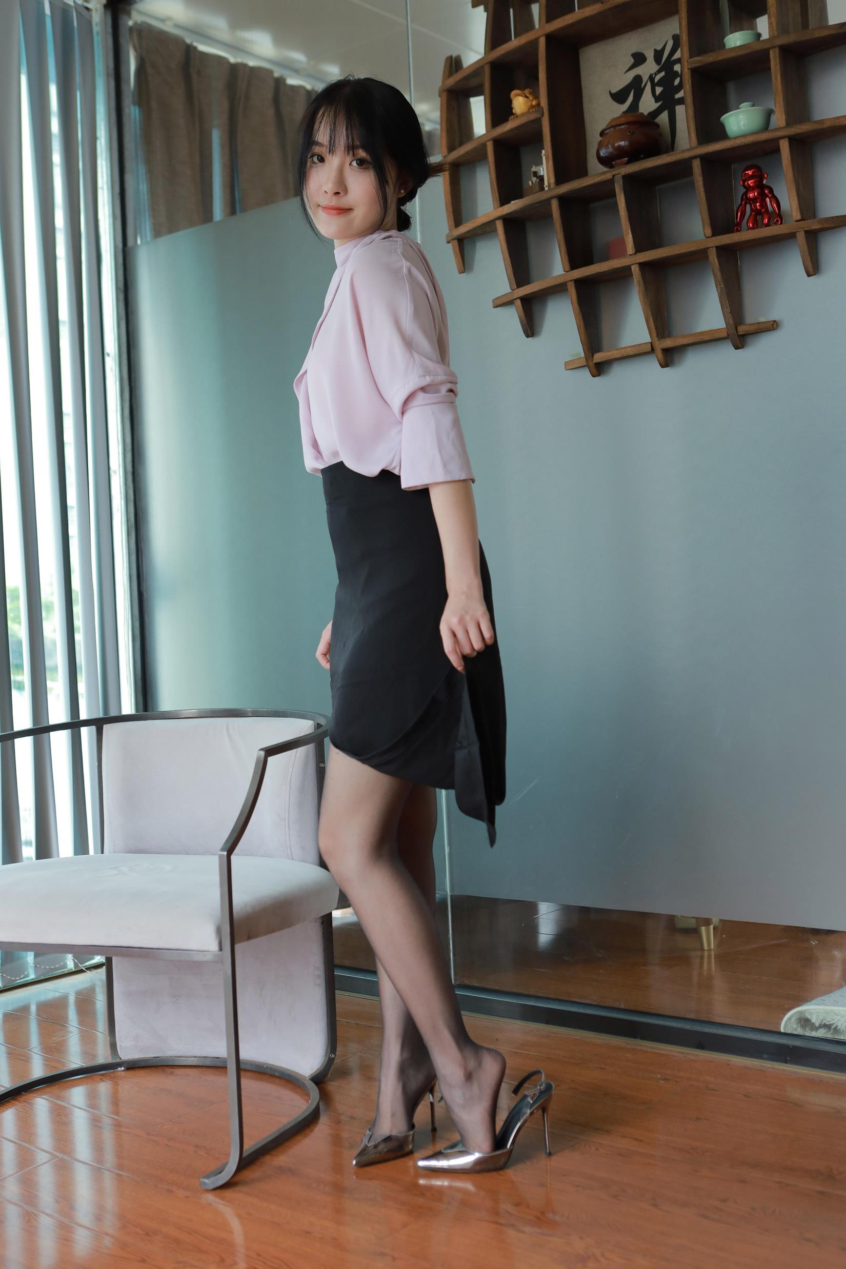 图片[78]-[IESS异思趣向] 2024.06.28 丝享家1780：婉萍《职业黑丝》[88P] – 速更版-美库