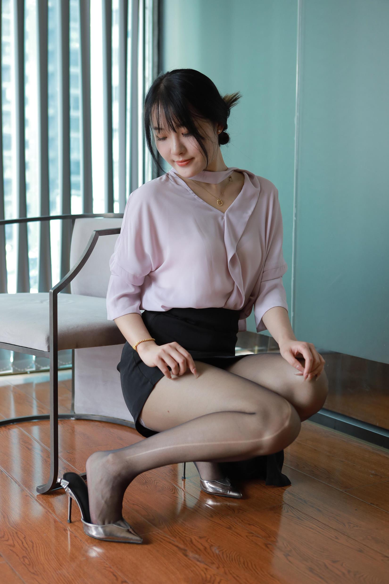 图片[83]-[IESS异思趣向] 2024.06.28 丝享家1780：婉萍《职业黑丝》[88P] – 速更版-美库