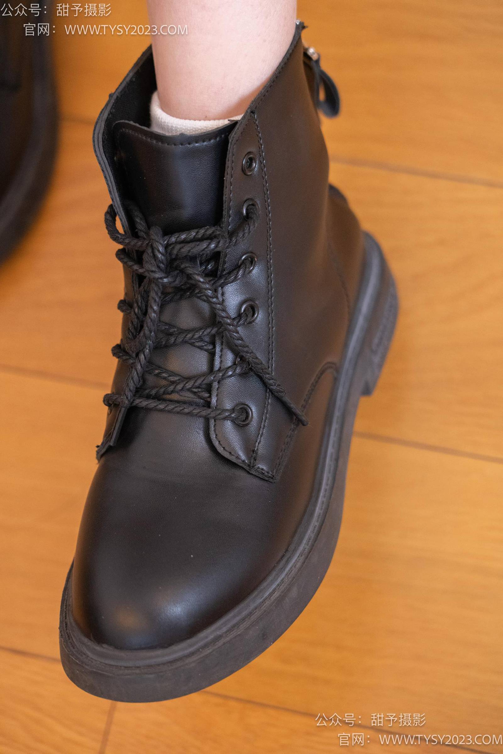 图片[33]-甜予摄影 NO.036 璇璇-马丁靴、白棉袜、裸足[124P] – 速更版-美库