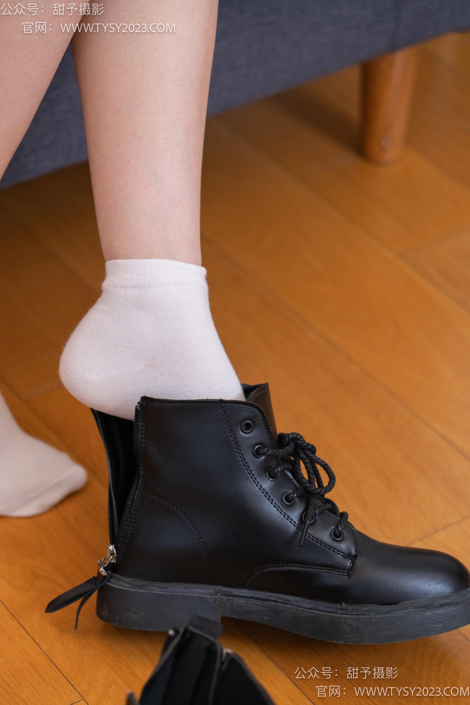 图片[65]-甜予摄影 NO.036 璇璇-马丁靴、白棉袜、裸足[124P] – 速更版-美库
