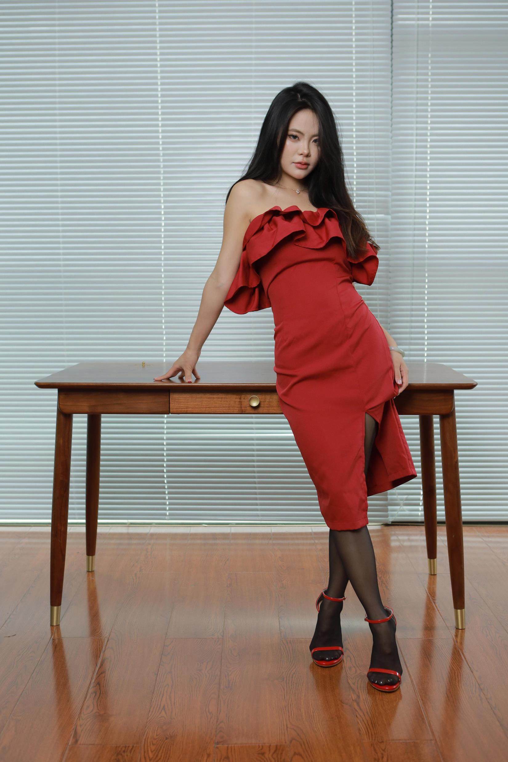 图片[52]-[IESS异思趣向] 2024.06.30 丝享家1781：兔兔《红衣黑丝》[87P] – 速更版-美库