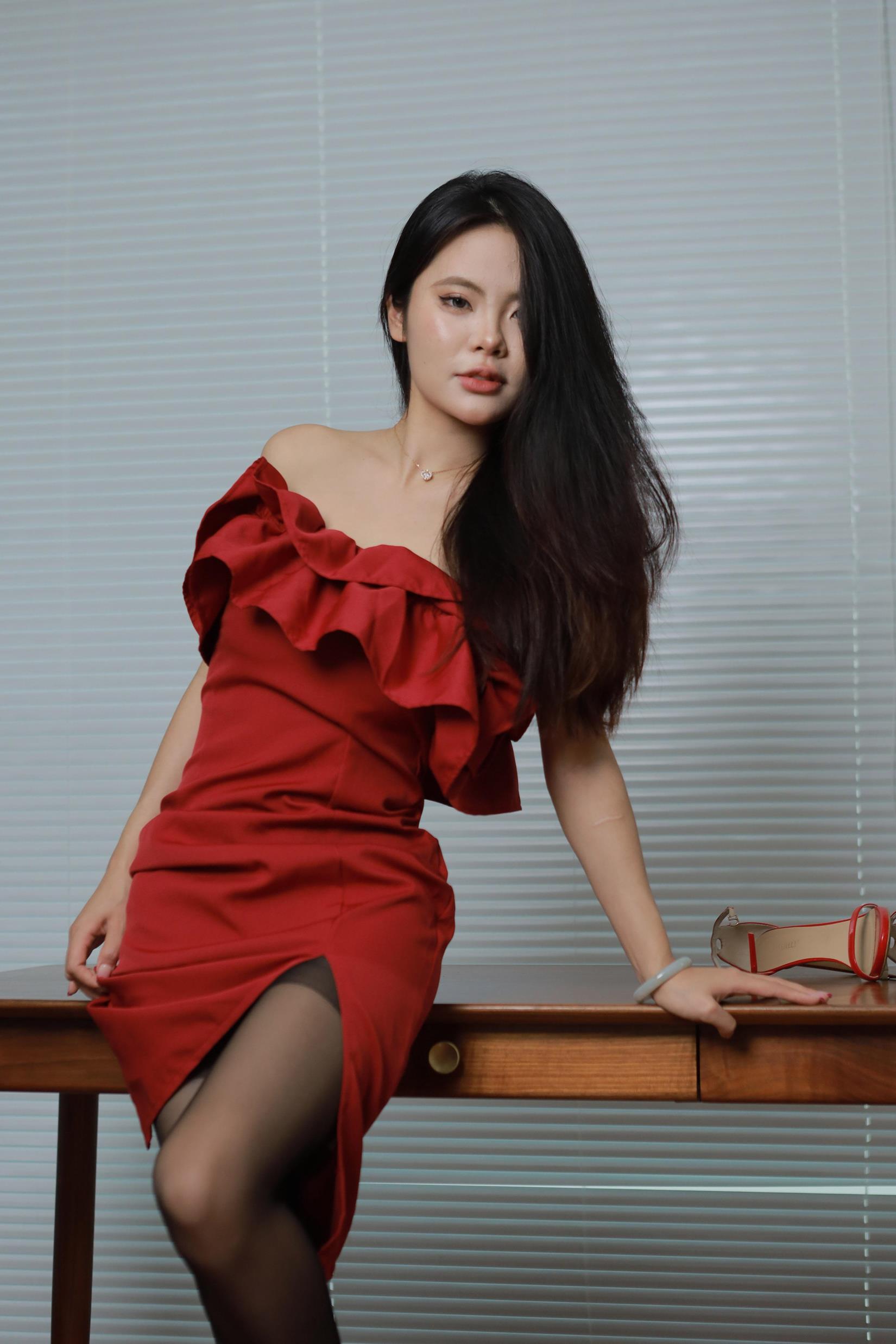 图片[78]-[IESS异思趣向] 2024.06.30 丝享家1781：兔兔《红衣黑丝》[87P] – 速更版-美库