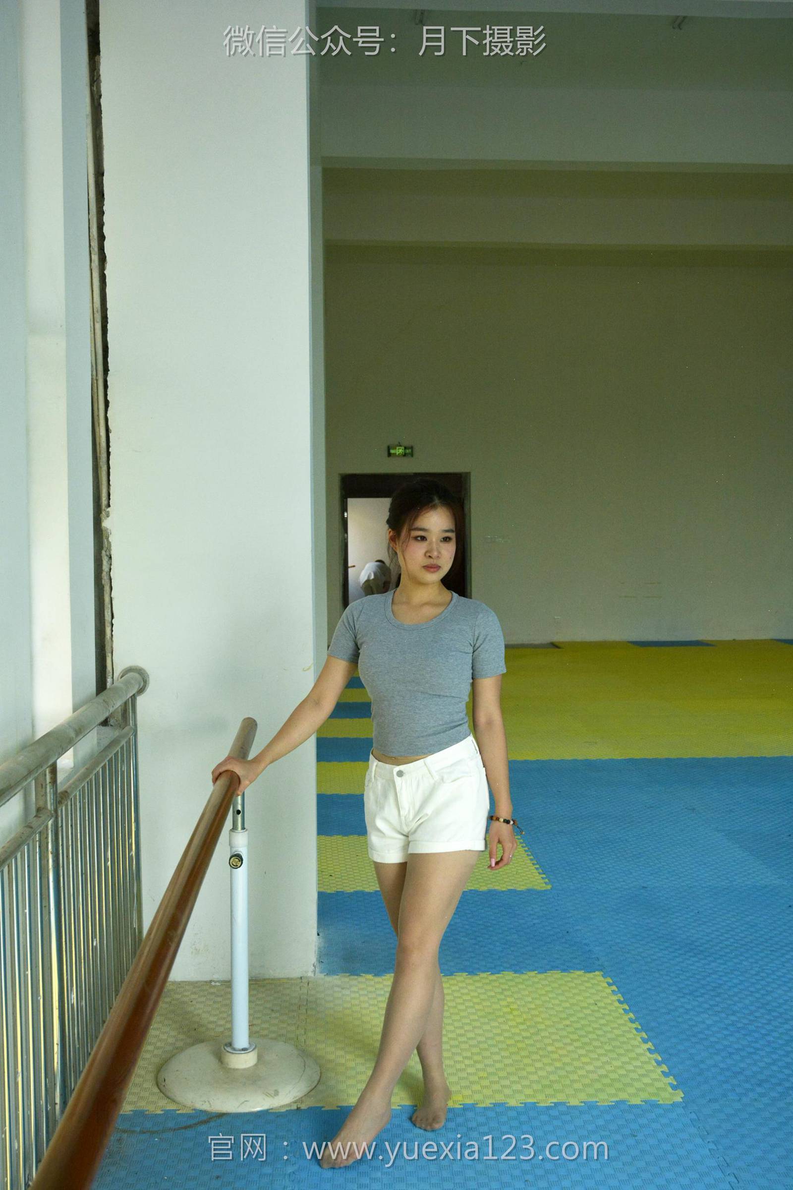 图片[17]-月下摄影 NO.001 茜茜~舞蹈热身作为拉拉队长，每天必修课就是加强舞蹈训练！[111P] – 速更版-美库