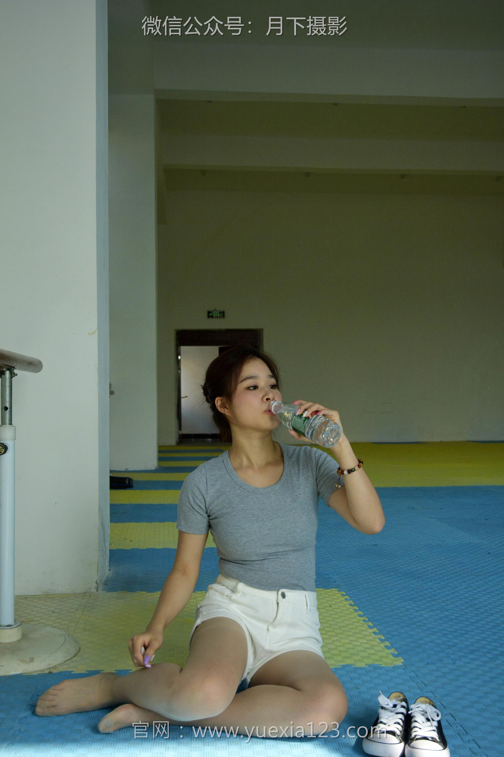 图片[28]-月下摄影 NO.001 茜茜~舞蹈热身作为拉拉队长，每天必修课就是加强舞蹈训练！[111P] – 速更版-美库