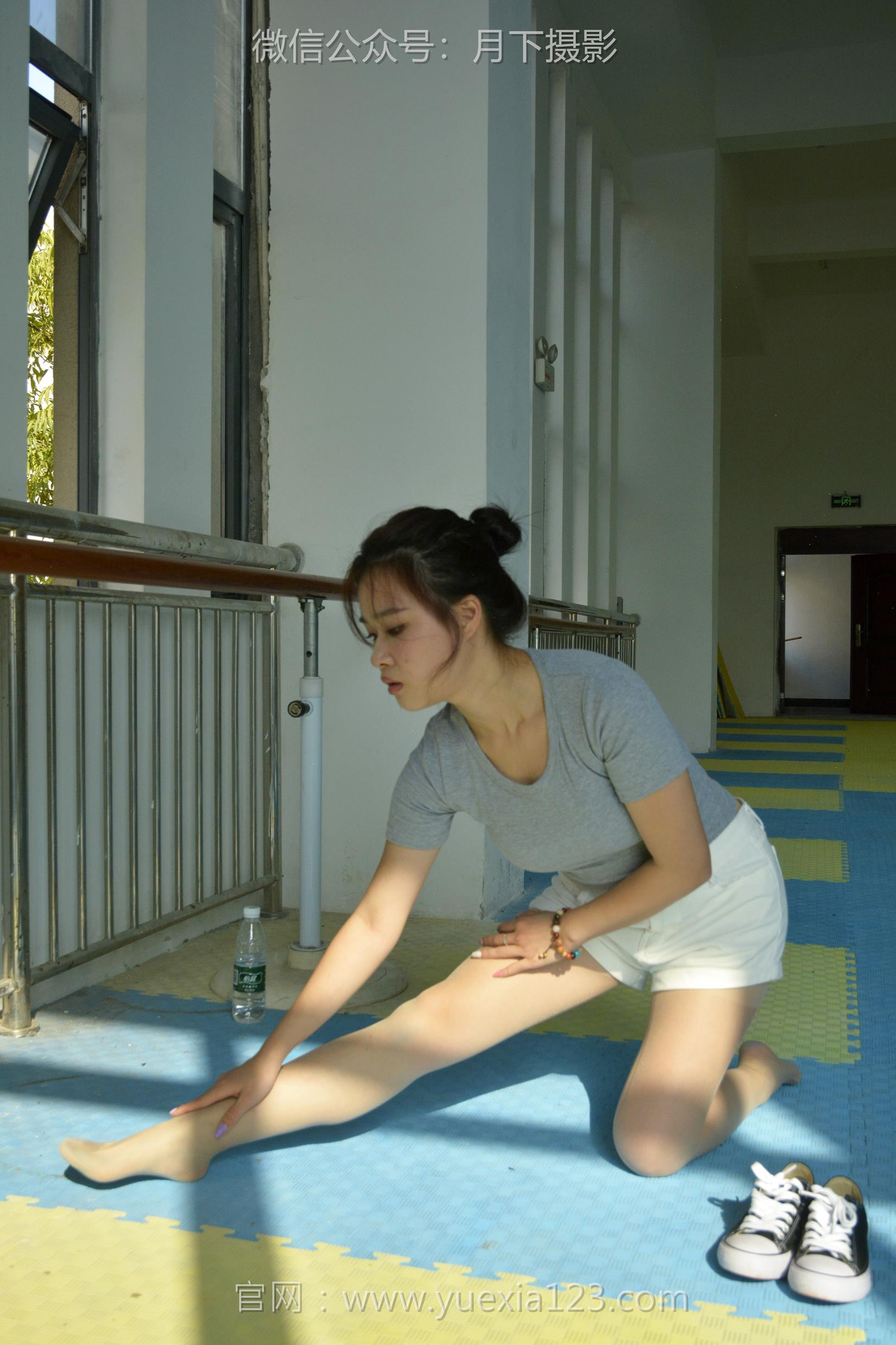 图片[43]-月下摄影 NO.001 茜茜~舞蹈热身作为拉拉队长，每天必修课就是加强舞蹈训练！[111P] – 速更版-美库