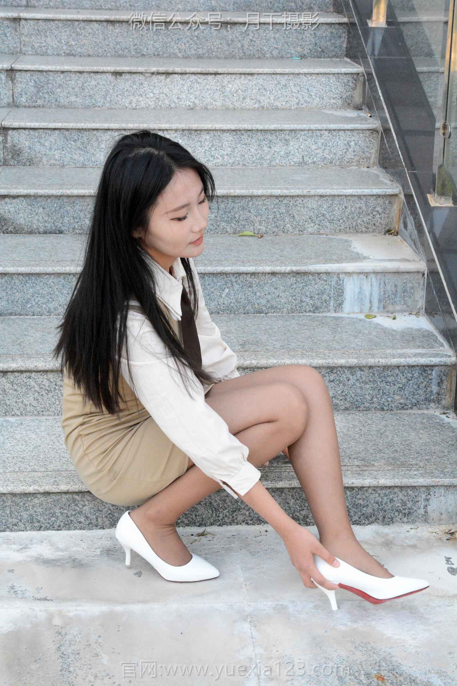 图片[15]-月下摄影 NO.003 茜茜~恰恰~浅咖连衣裙 超级喜欢这套服装，就是领带小了一点！[138P] – 速更版-美库