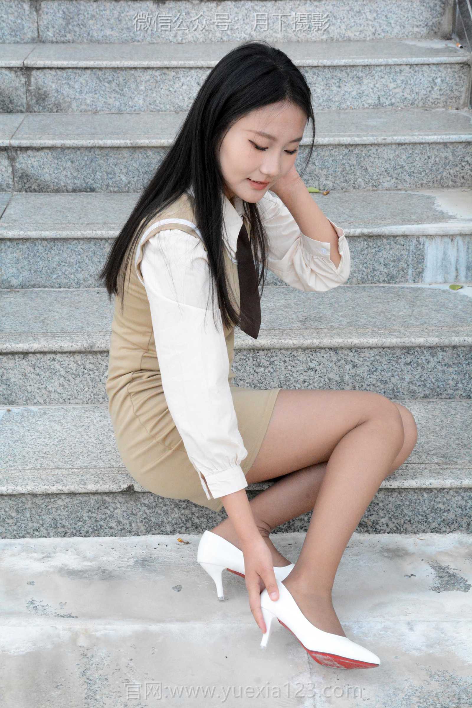 图片[18]-月下摄影 NO.003 茜茜~恰恰~浅咖连衣裙 超级喜欢这套服装，就是领带小了一点！[138P] – 速更版-美库