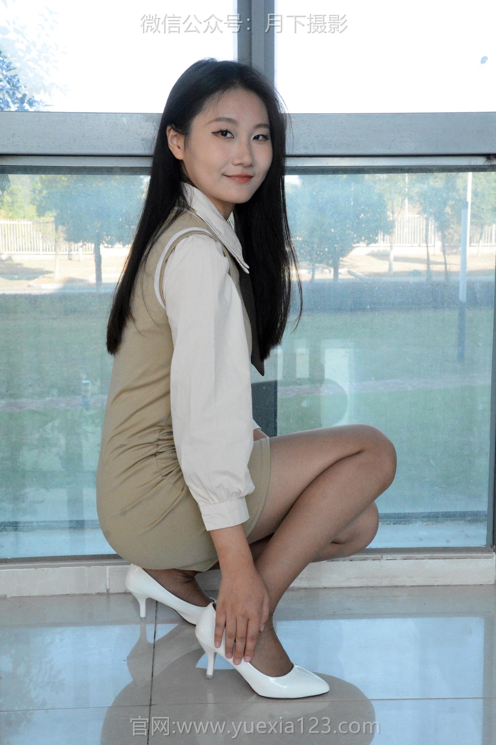 图片[65]-月下摄影 NO.003 茜茜~恰恰~浅咖连衣裙 超级喜欢这套服装，就是领带小了一点！[138P] – 速更版-美库