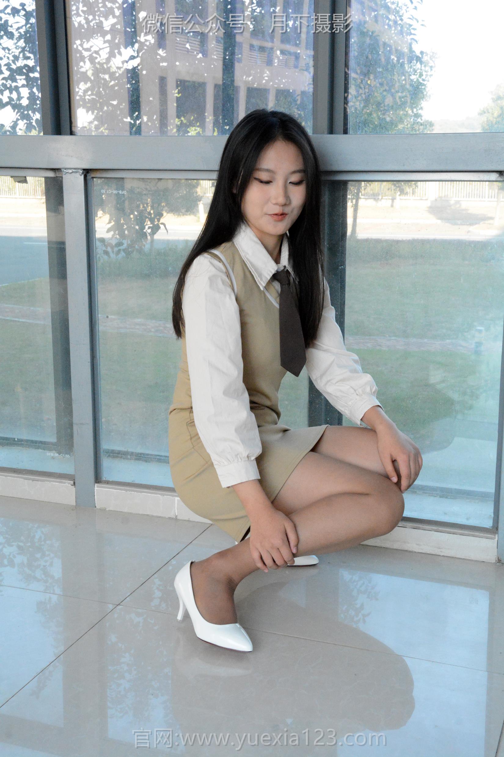 图片[77]-月下摄影 NO.003 茜茜~恰恰~浅咖连衣裙 超级喜欢这套服装，就是领带小了一点！[138P] – 速更版-美库