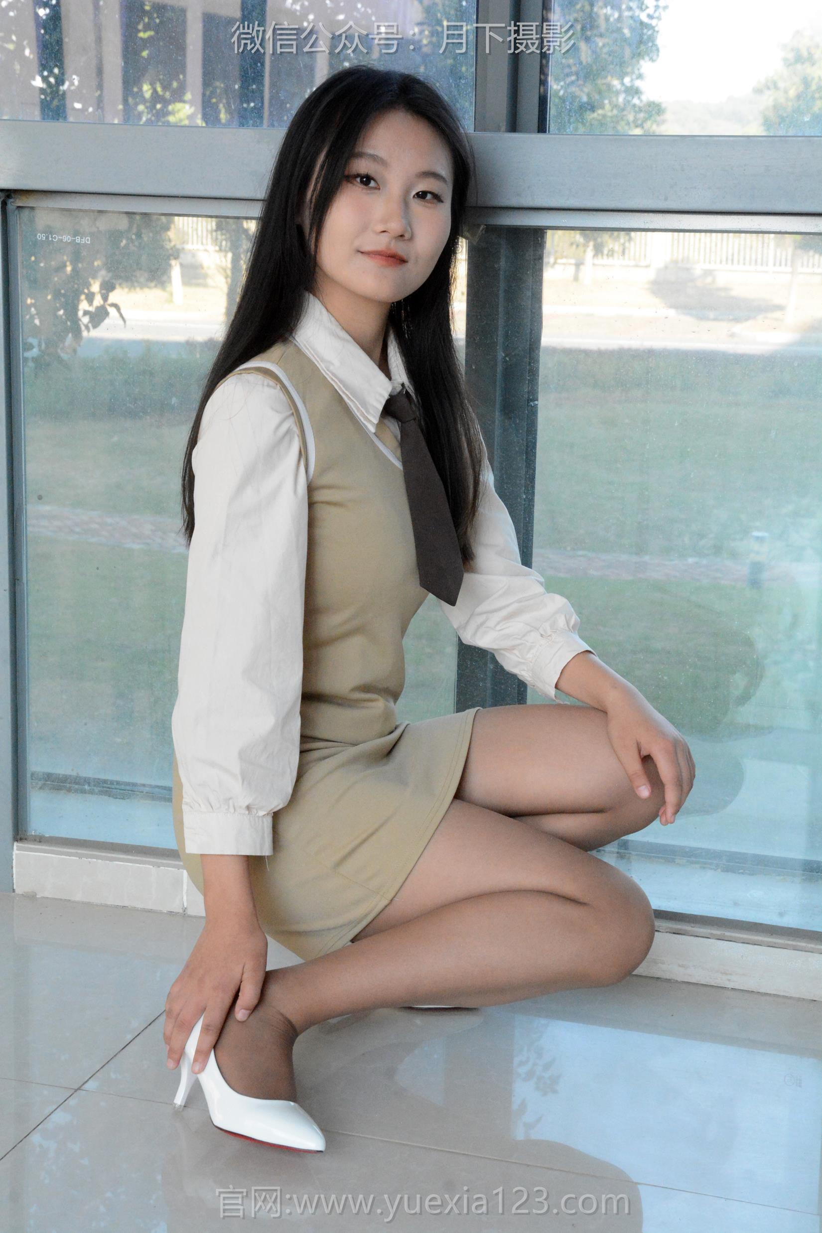 图片[81]-月下摄影 NO.003 茜茜~恰恰~浅咖连衣裙 超级喜欢这套服装，就是领带小了一点！[138P] – 速更版-美库