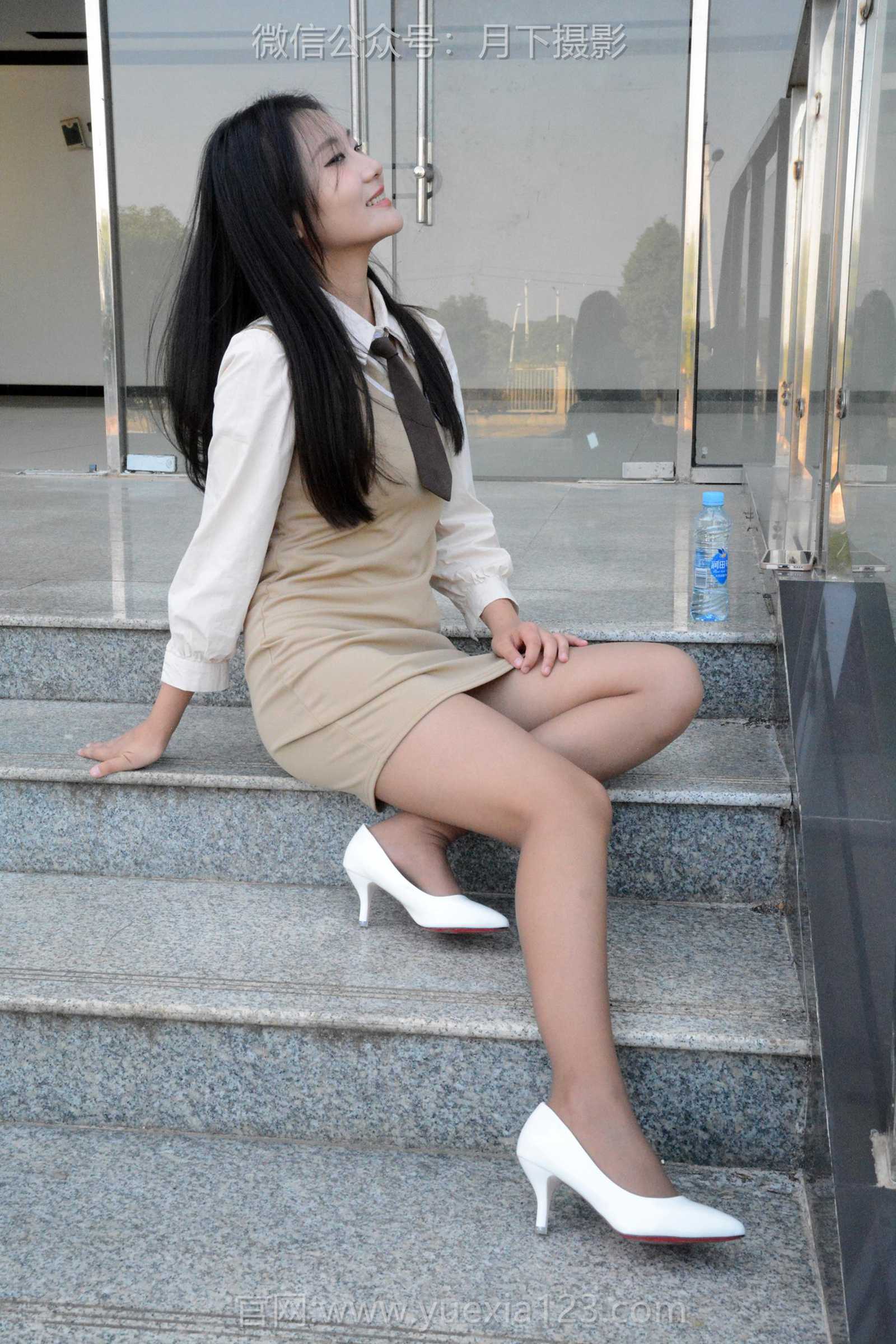 图片[102]-月下摄影 NO.003 茜茜~恰恰~浅咖连衣裙 超级喜欢这套服装，就是领带小了一点！[138P] – 速更版-美库