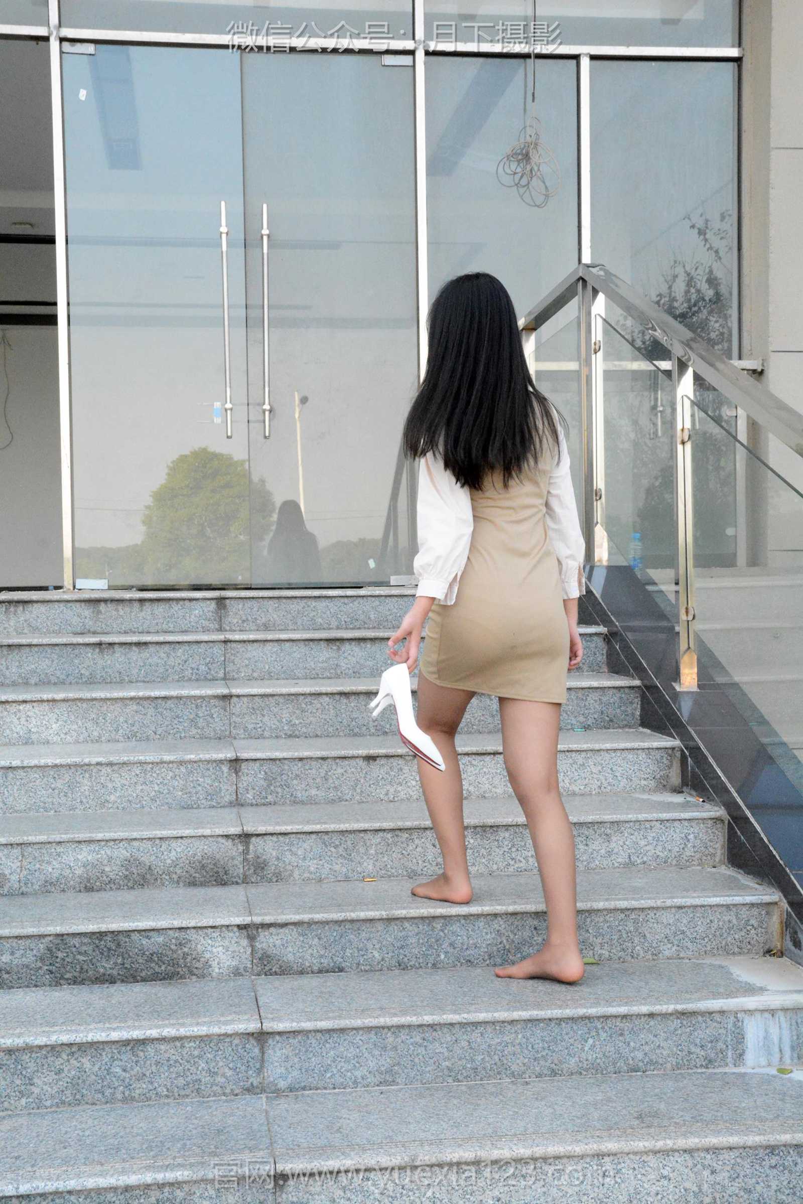 图片[134]-月下摄影 NO.003 茜茜~恰恰~浅咖连衣裙 超级喜欢这套服装，就是领带小了一点！[138P] – 速更版-美库