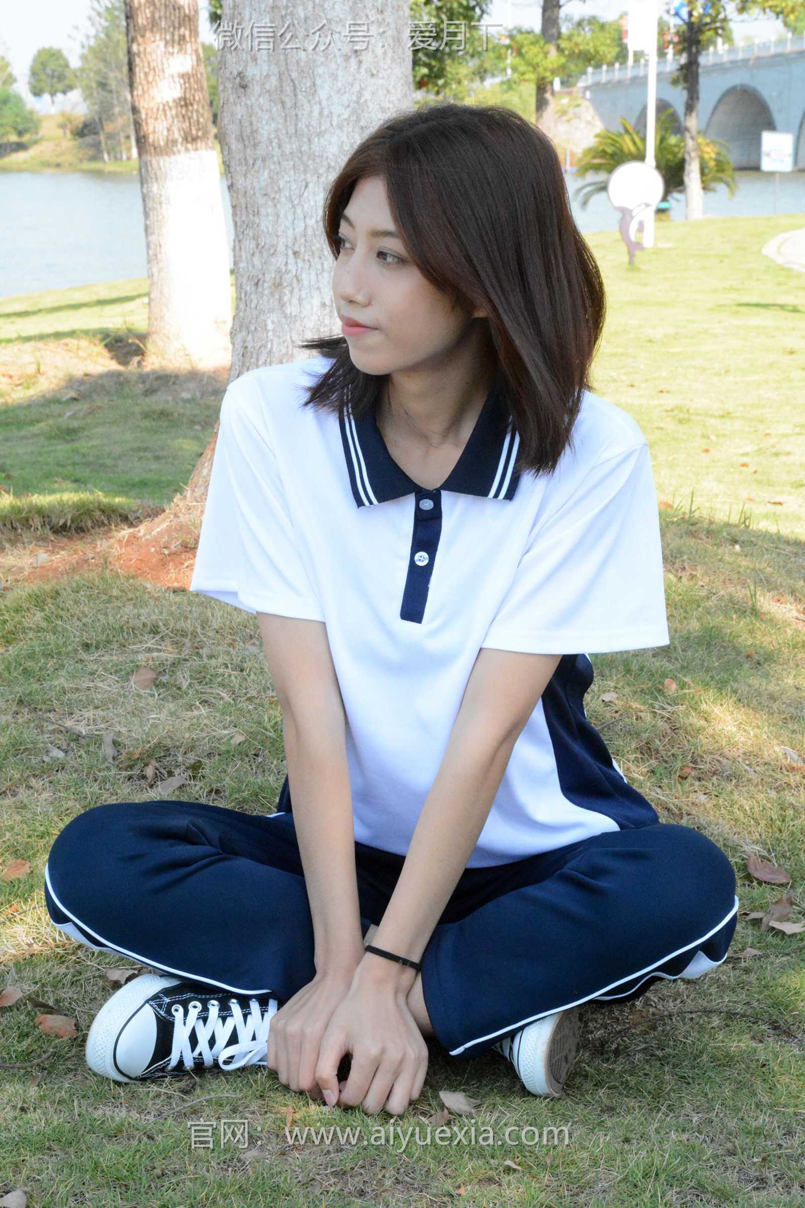图片[11]-月下摄影 NO.004 秀秀~浅发校服 其实我喜欢酷酷的，今天第一期被安排了校服！[130P] – 速更版-美库