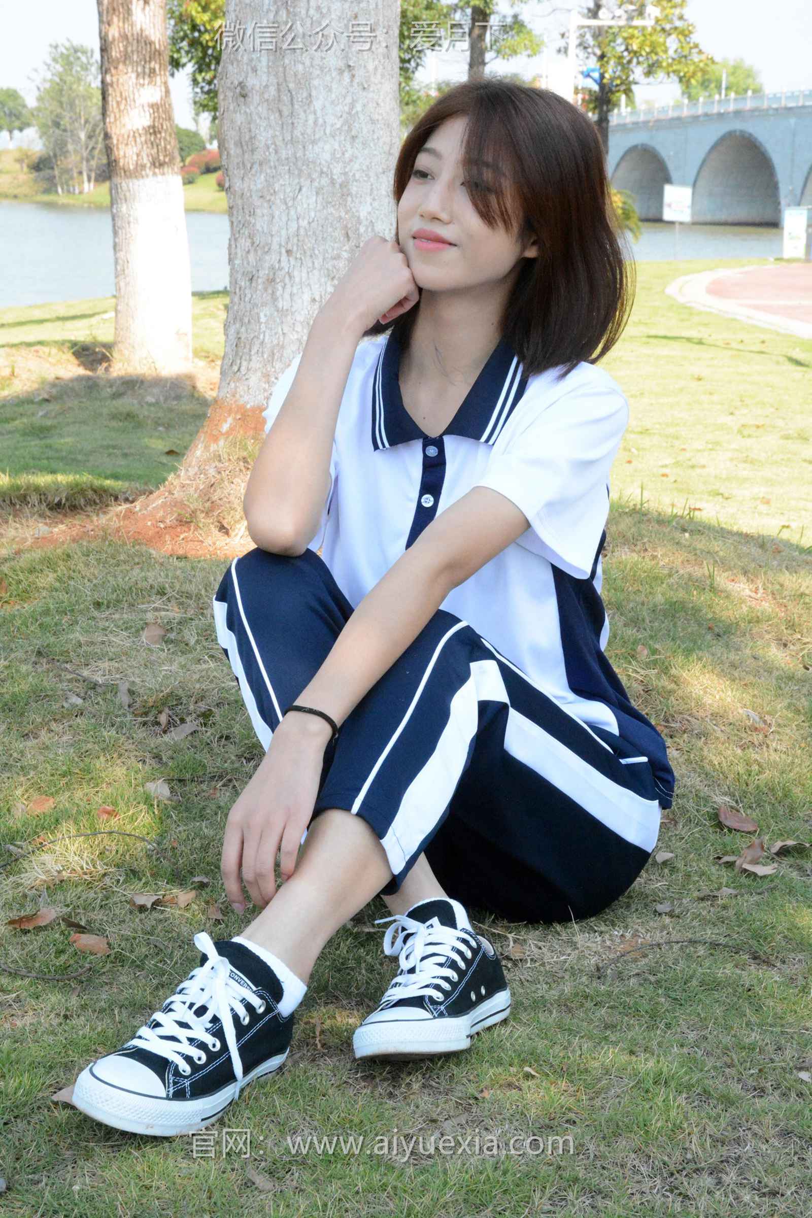 图片[14]-月下摄影 NO.004 秀秀~浅发校服 其实我喜欢酷酷的，今天第一期被安排了校服！[130P] – 速更版-美库