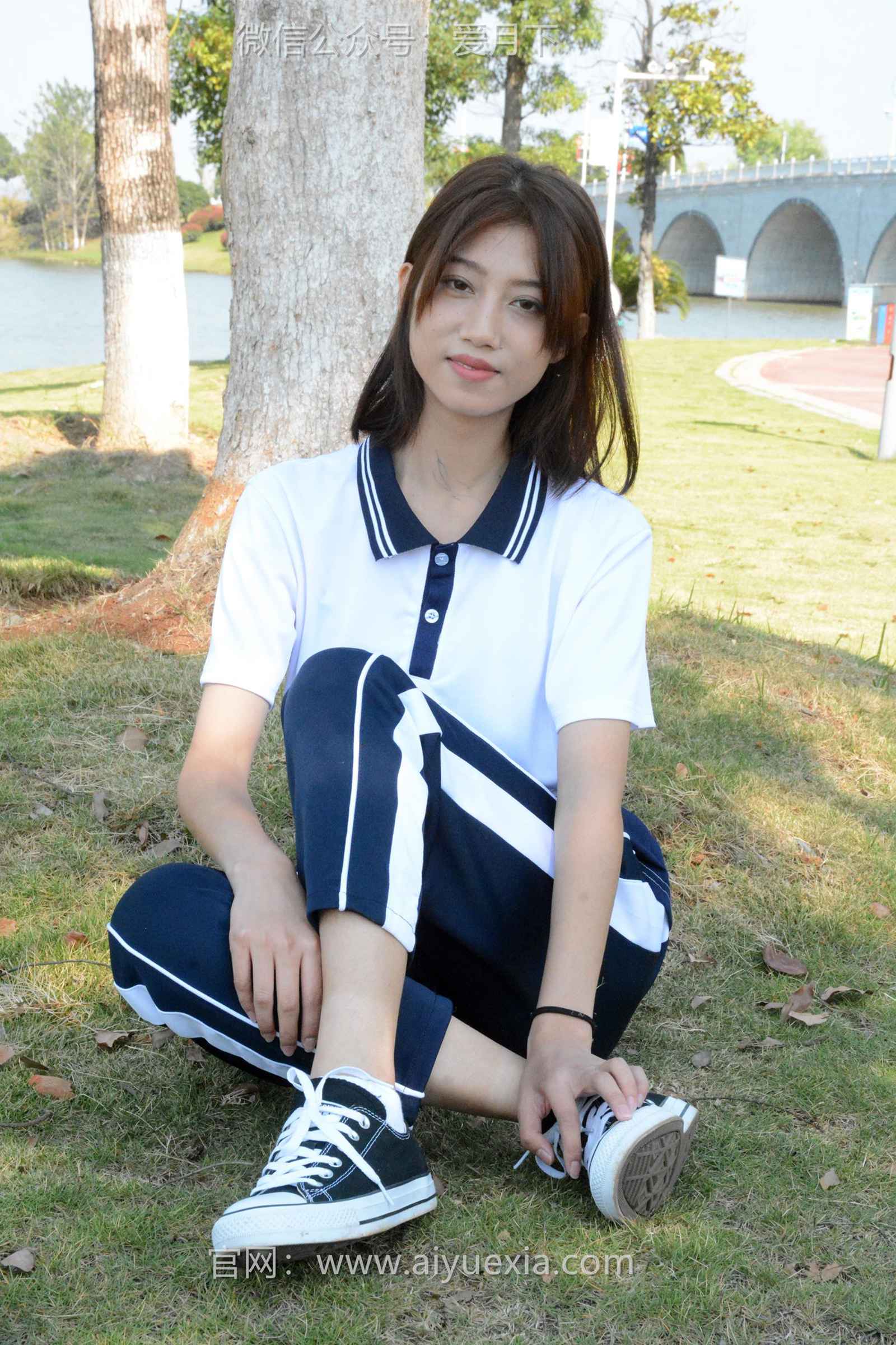 图片[18]-月下摄影 NO.004 秀秀~浅发校服 其实我喜欢酷酷的，今天第一期被安排了校服！[130P] – 速更版-美库