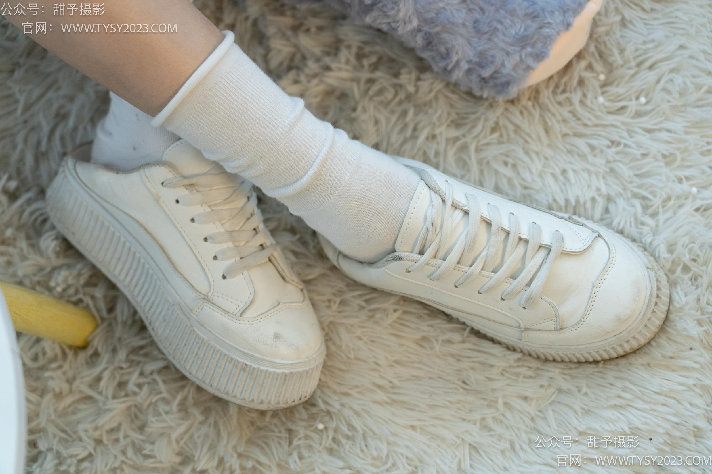 图片[10]-甜予摄影 NO.037 澜澜-板鞋、白棉袜、裸足[120P] – 速更版-美库