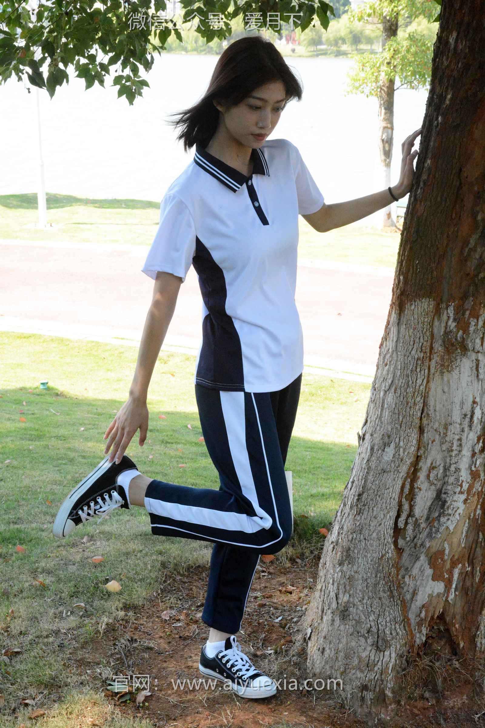 图片[22]-月下摄影 NO.004 秀秀~浅发校服 其实我喜欢酷酷的，今天第一期被安排了校服！[130P] – 速更版-美库