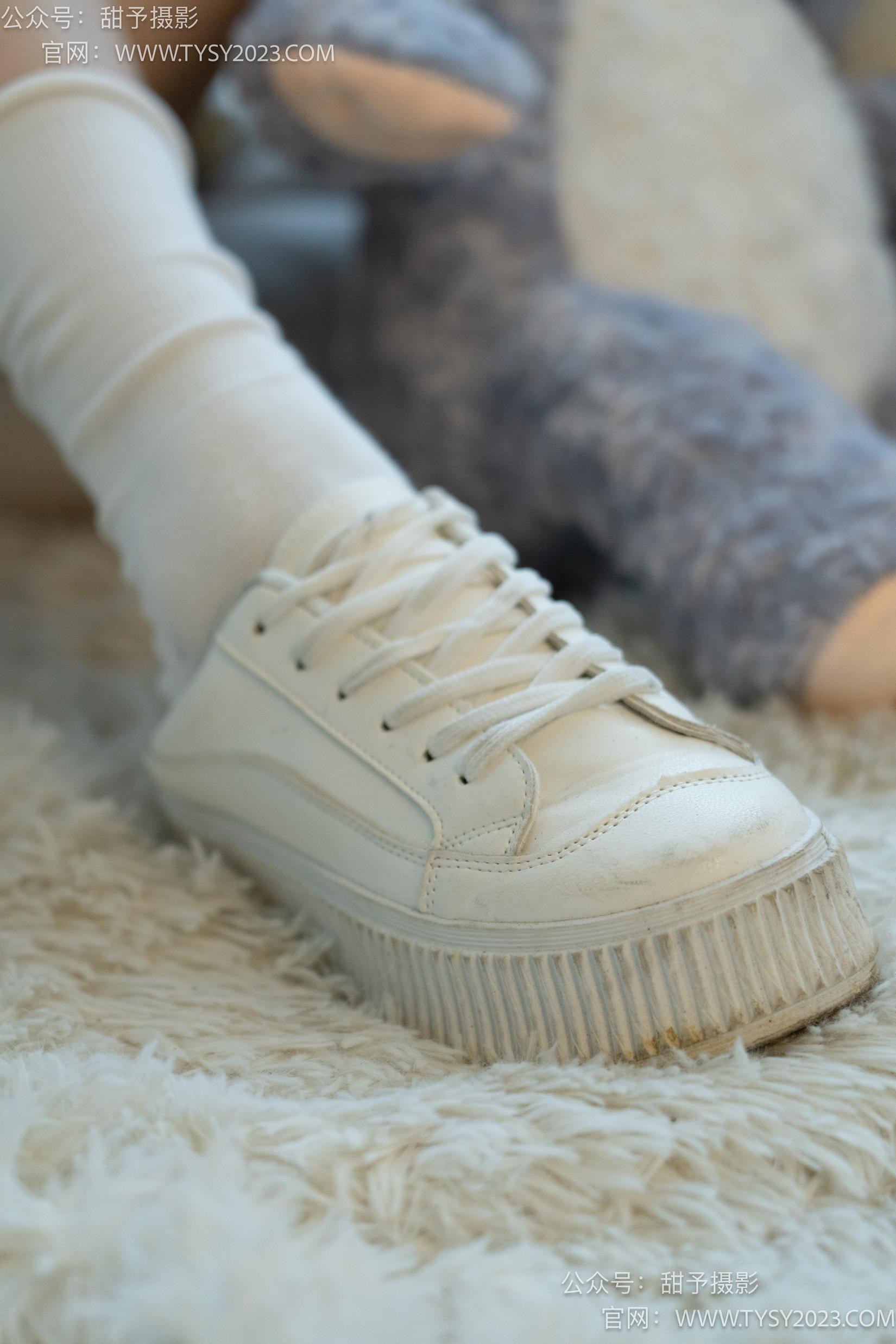 图片[12]-甜予摄影 NO.037 澜澜-板鞋、白棉袜、裸足[120P] – 速更版-美库