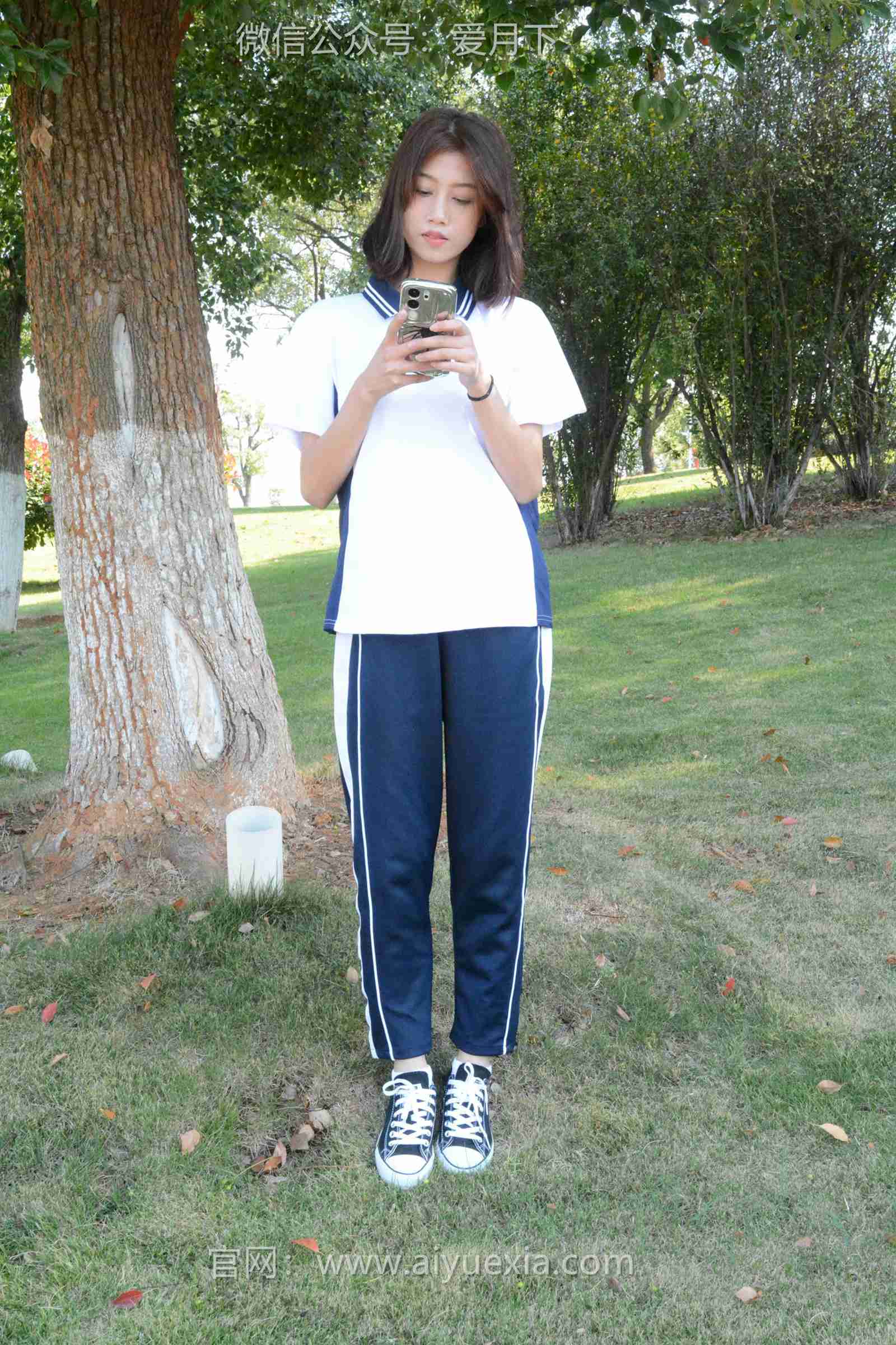 图片[25]-月下摄影 NO.004 秀秀~浅发校服 其实我喜欢酷酷的，今天第一期被安排了校服！[130P] – 速更版-美库