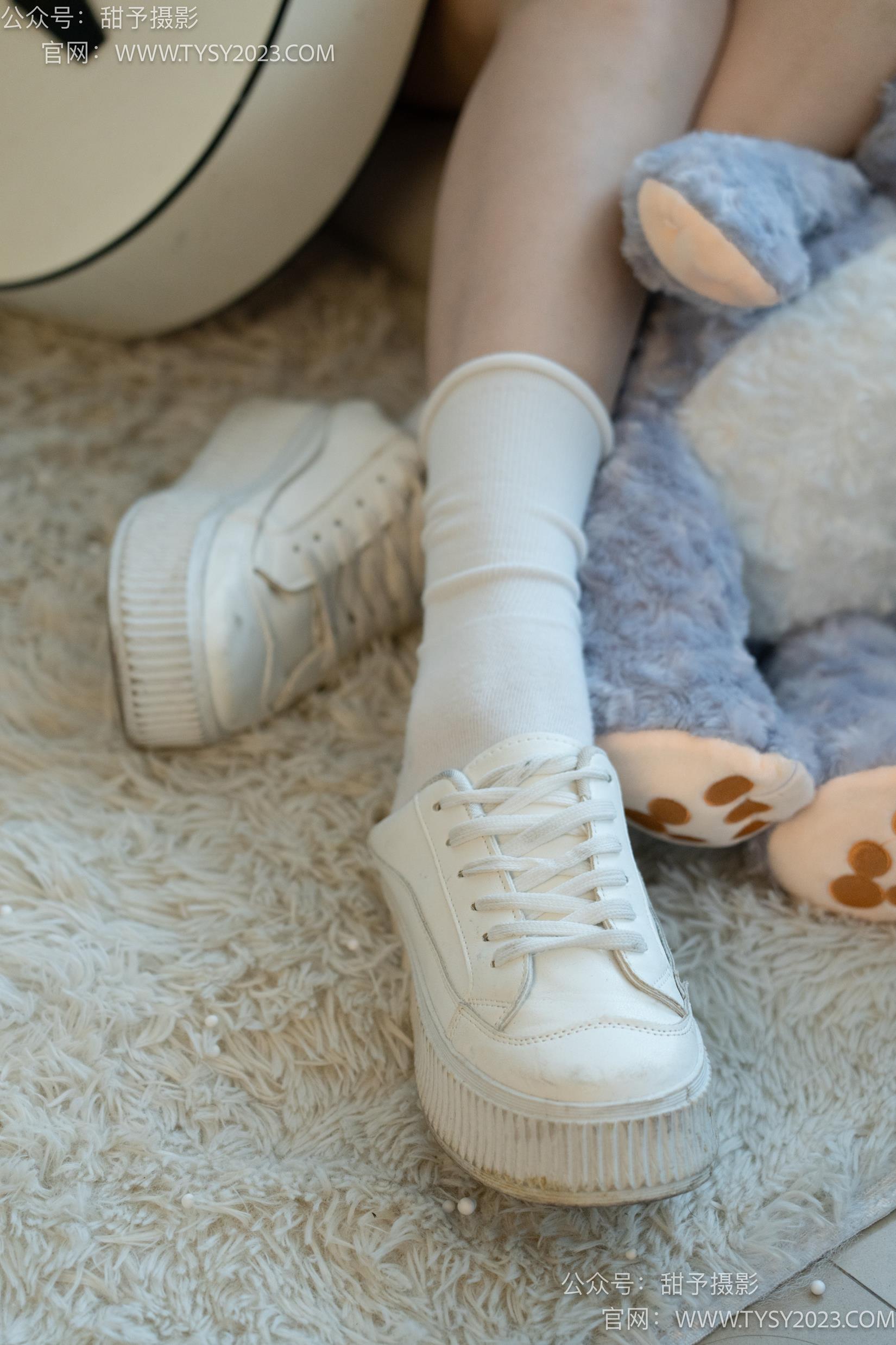 图片[16]-甜予摄影 NO.037 澜澜-板鞋、白棉袜、裸足[120P] – 速更版-美库