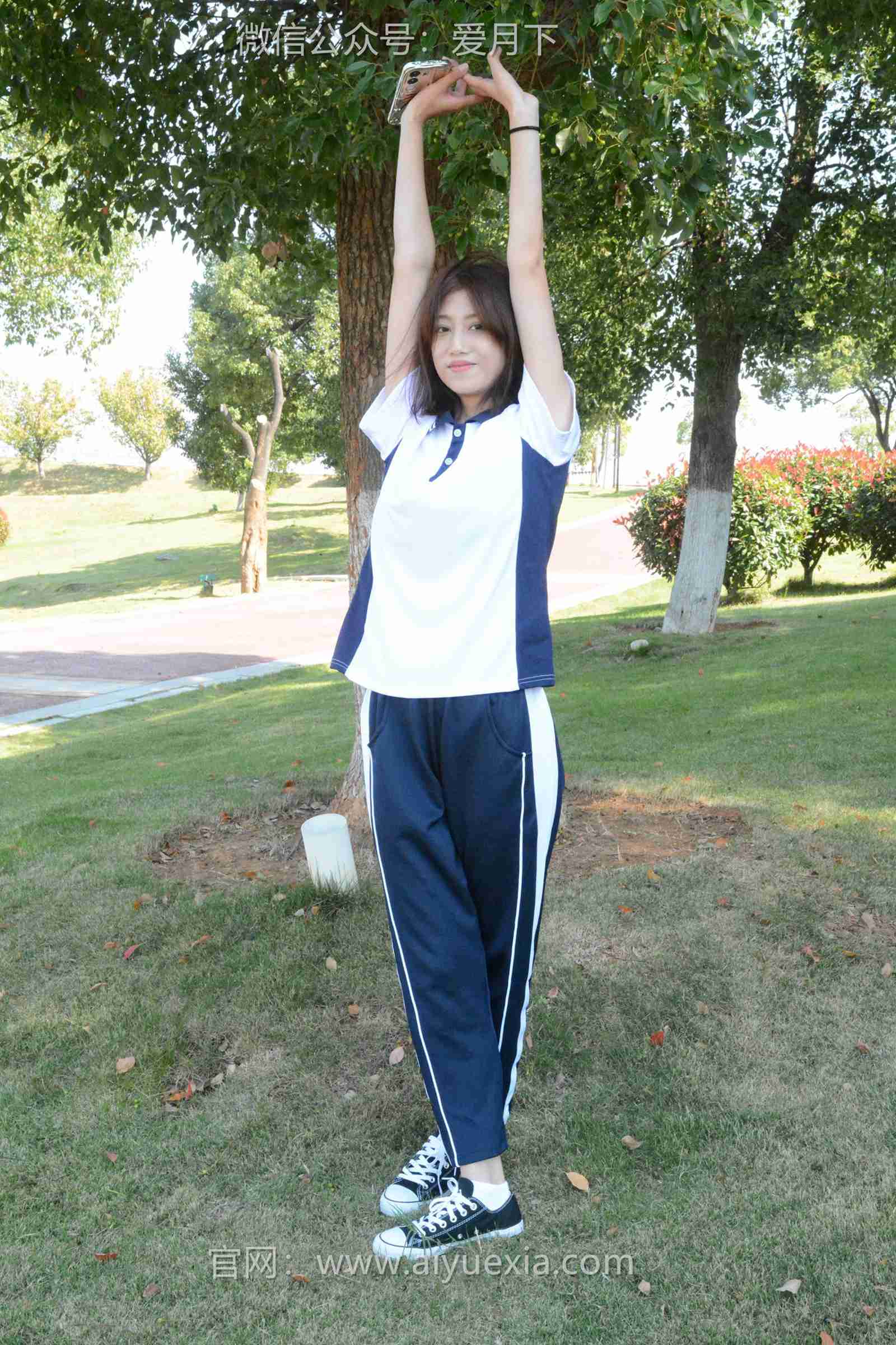 图片[29]-月下摄影 NO.004 秀秀~浅发校服 其实我喜欢酷酷的，今天第一期被安排了校服！[130P] – 速更版-美库