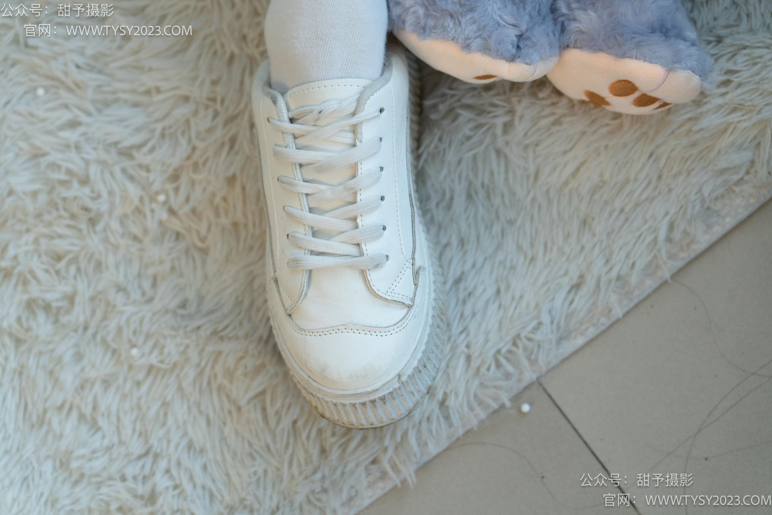 图片[18]-甜予摄影 NO.037 澜澜-板鞋、白棉袜、裸足[120P] – 速更版-美库
