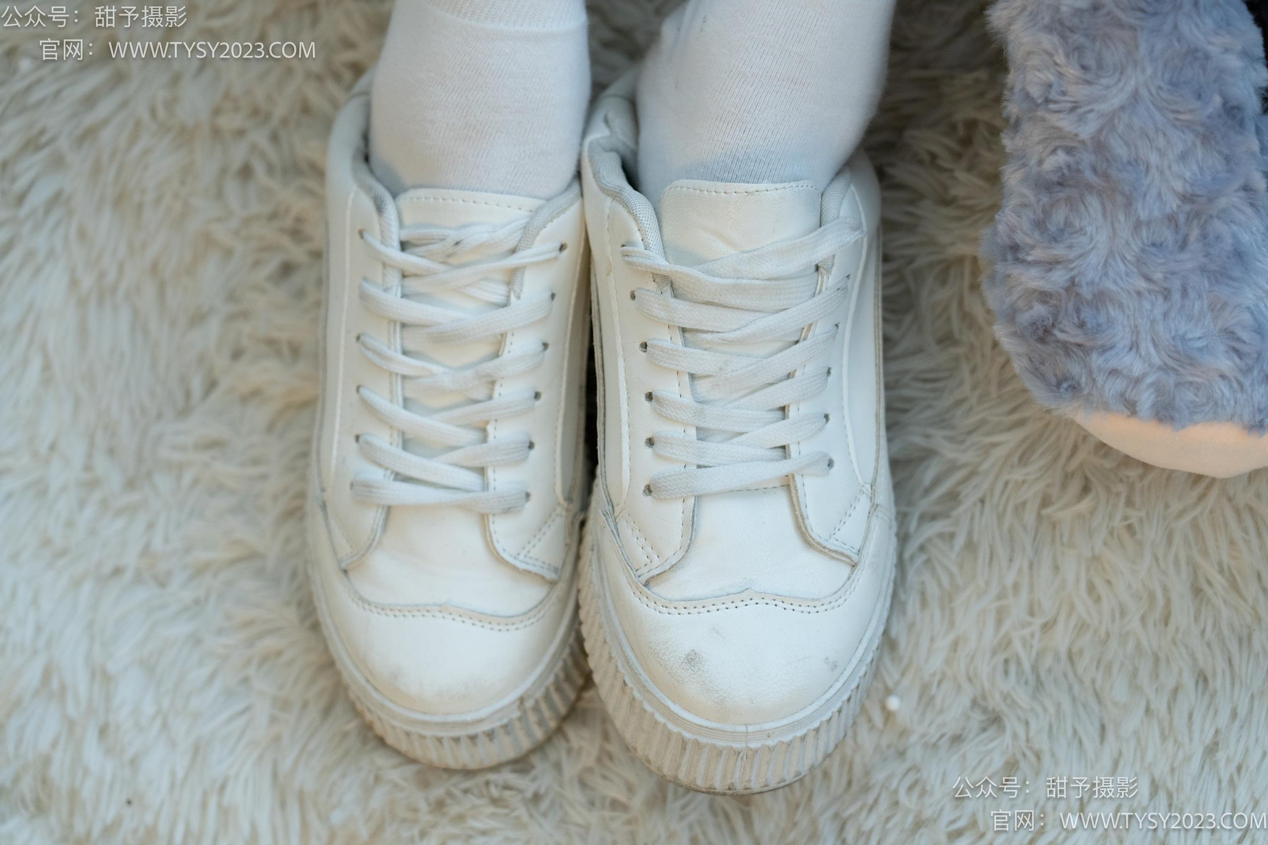 图片[19]-甜予摄影 NO.037 澜澜-板鞋、白棉袜、裸足[120P] – 速更版-美库