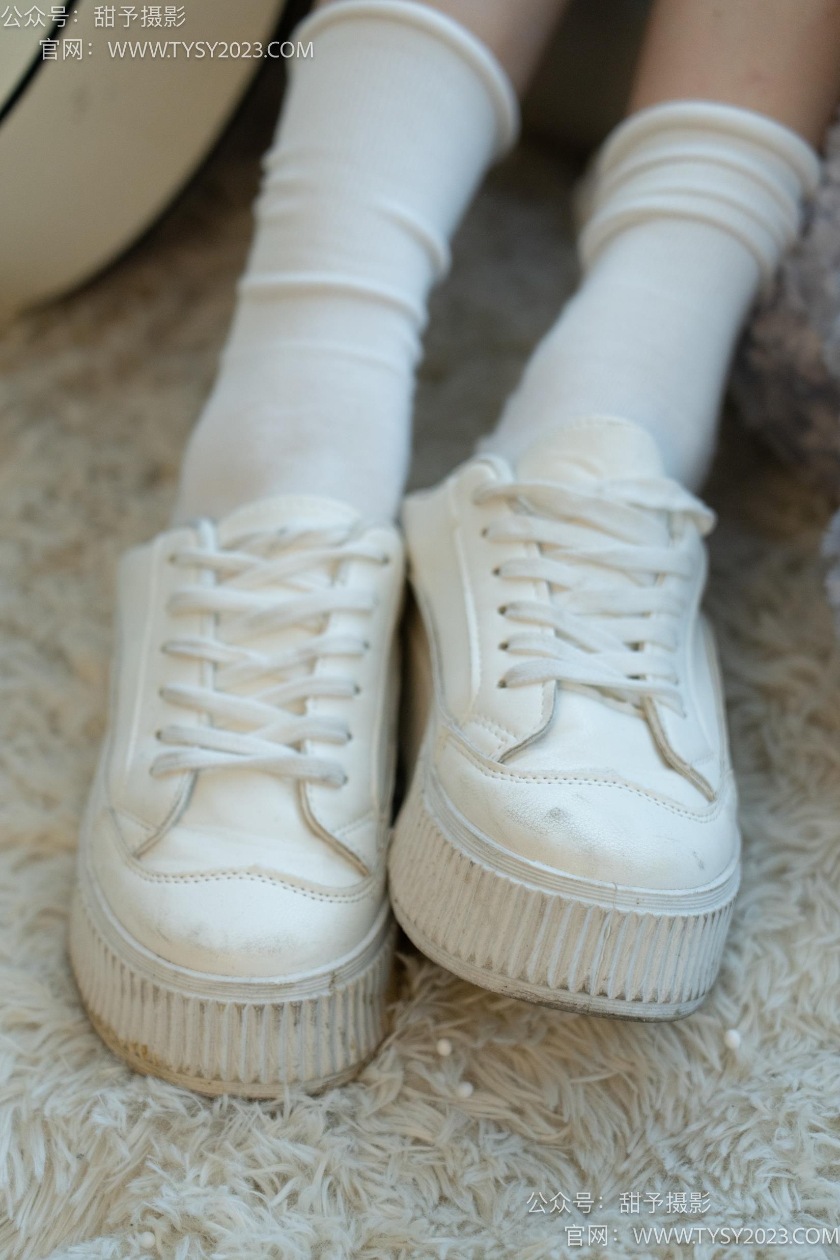 图片[20]-甜予摄影 NO.037 澜澜-板鞋、白棉袜、裸足[120P] – 速更版-美库