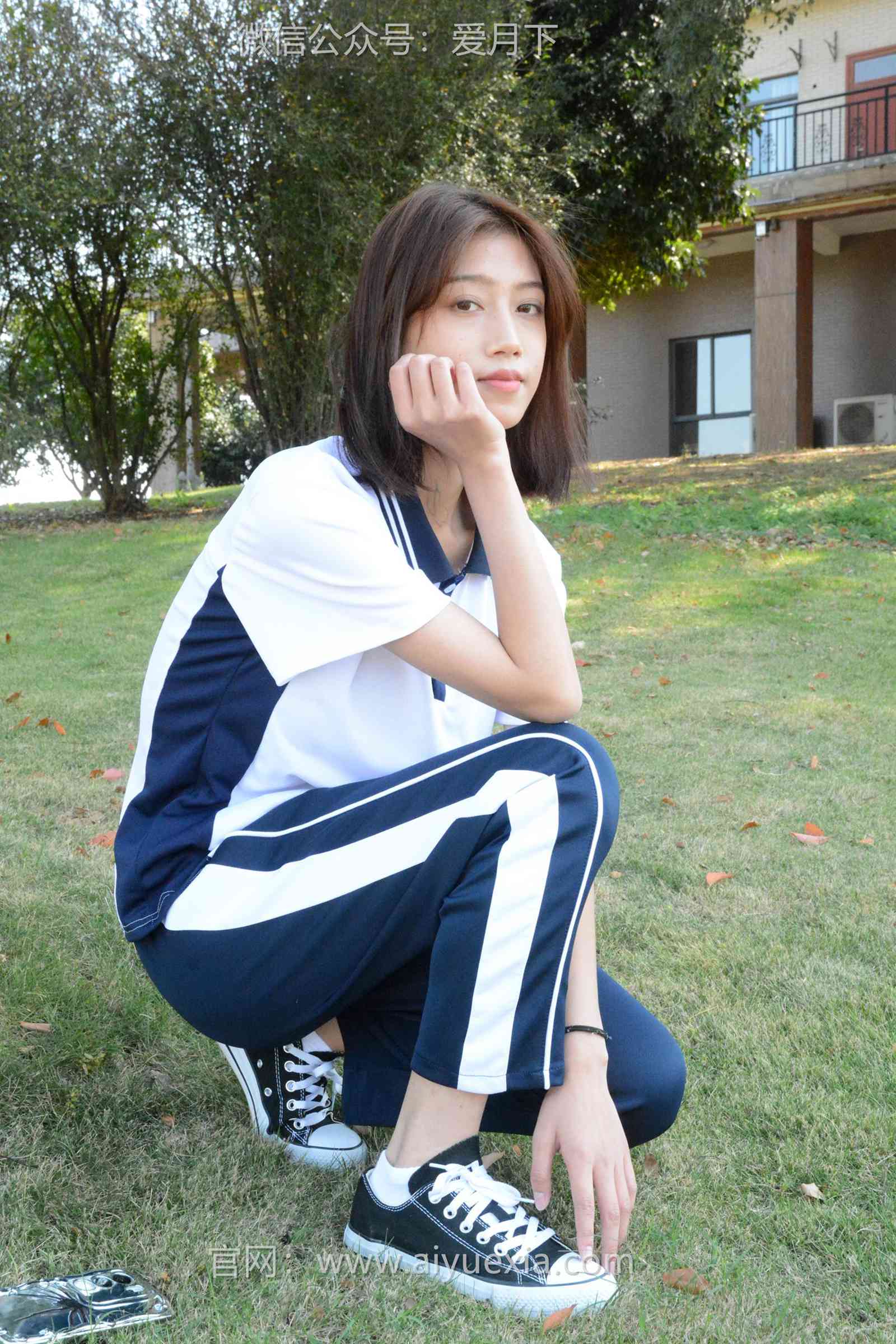 图片[34]-月下摄影 NO.004 秀秀~浅发校服 其实我喜欢酷酷的，今天第一期被安排了校服！[130P] – 速更版-美库
