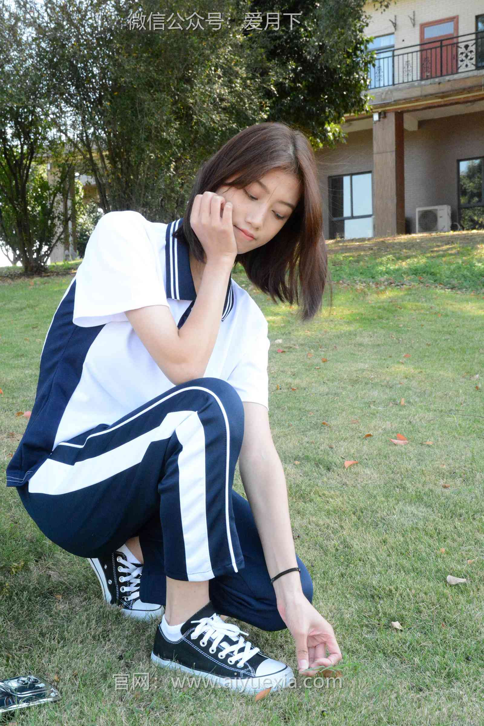 图片[35]-月下摄影 NO.004 秀秀~浅发校服 其实我喜欢酷酷的，今天第一期被安排了校服！[130P] – 速更版-美库