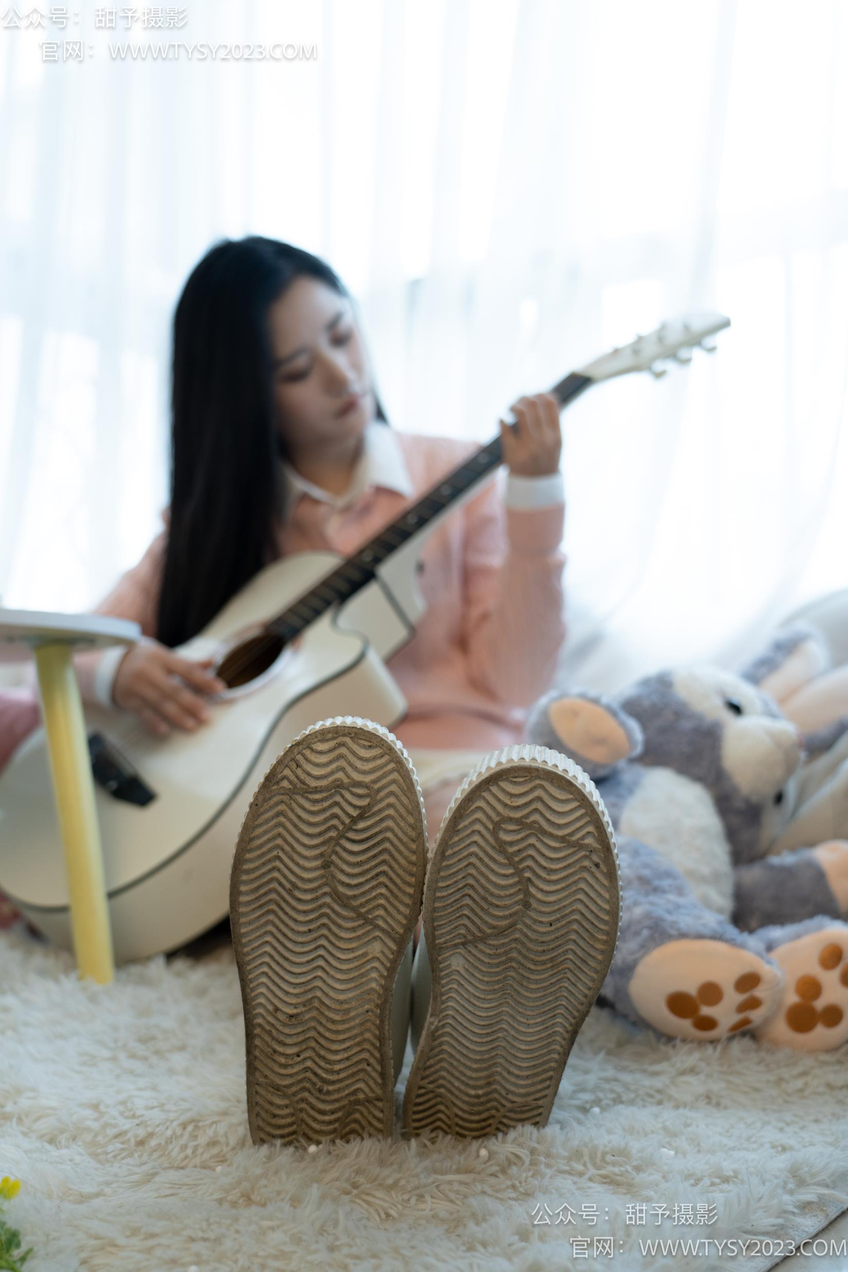 图片[24]-甜予摄影 NO.037 澜澜-板鞋、白棉袜、裸足[120P] – 速更版-美库