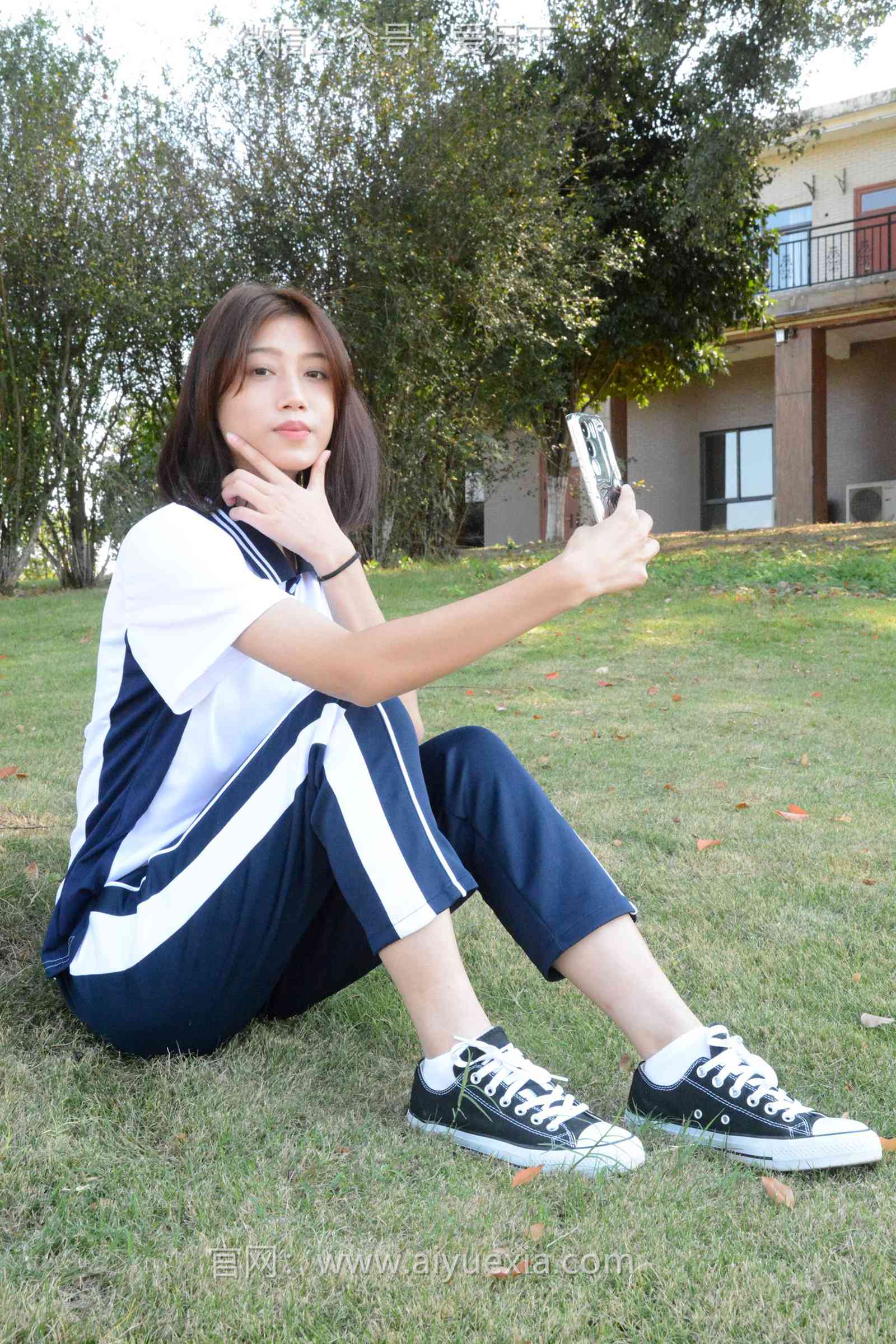 图片[41]-月下摄影 NO.004 秀秀~浅发校服 其实我喜欢酷酷的，今天第一期被安排了校服！[130P] – 速更版-美库