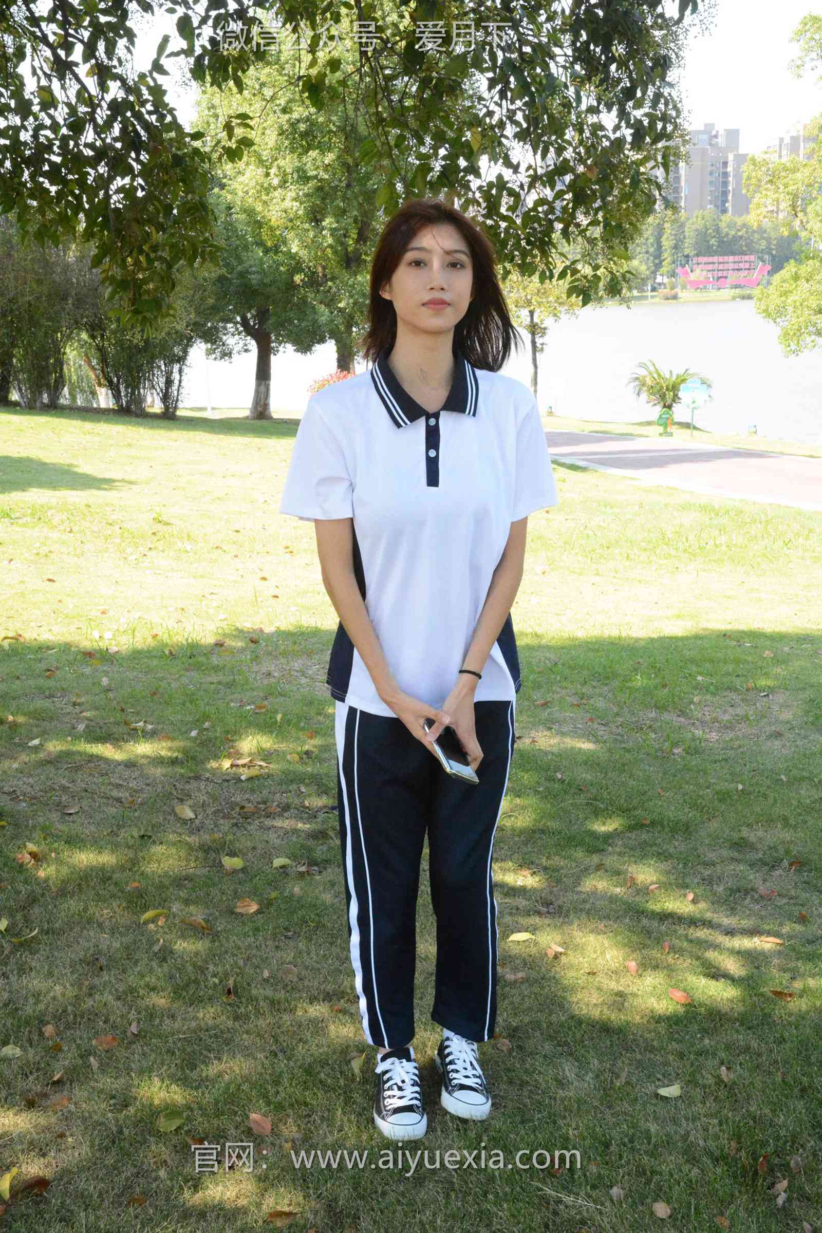 图片[44]-月下摄影 NO.004 秀秀~浅发校服 其实我喜欢酷酷的，今天第一期被安排了校服！[130P] – 速更版-美库