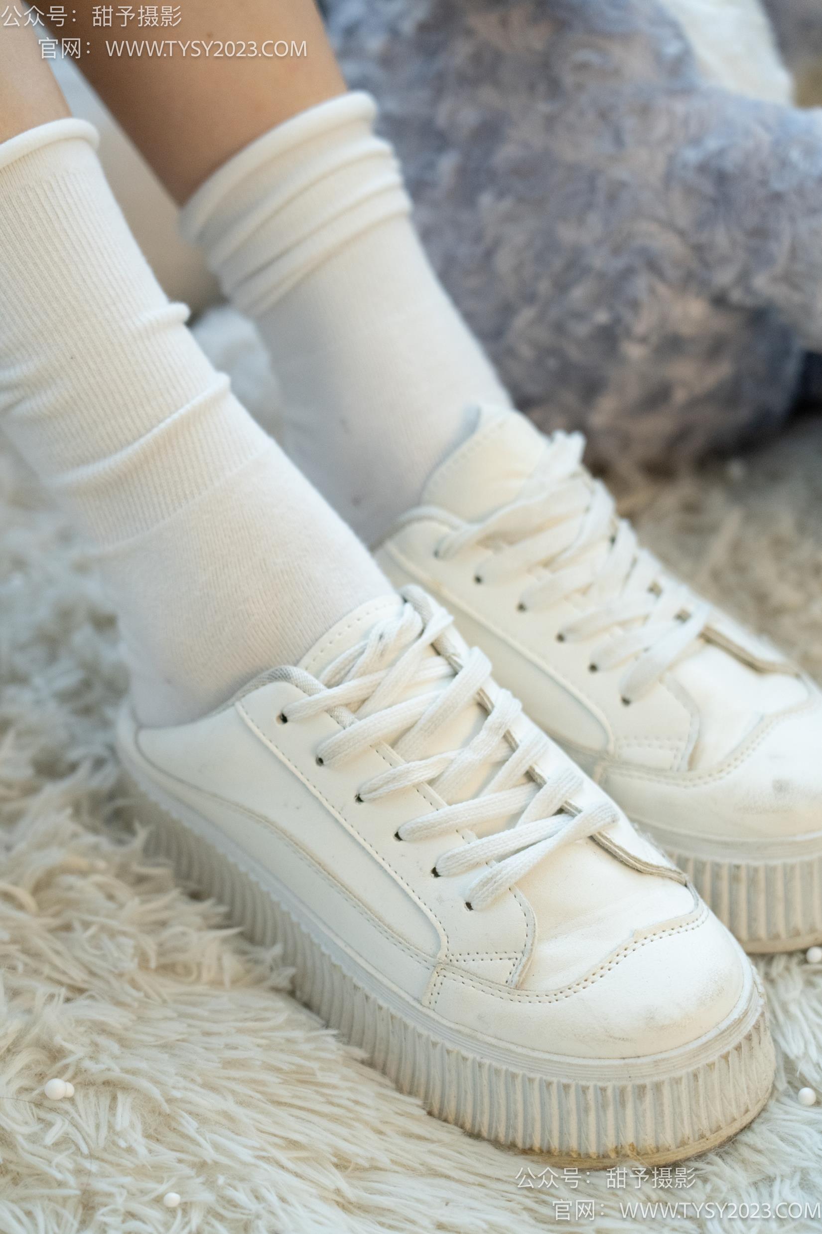 图片[32]-甜予摄影 NO.037 澜澜-板鞋、白棉袜、裸足[120P] – 速更版-美库
