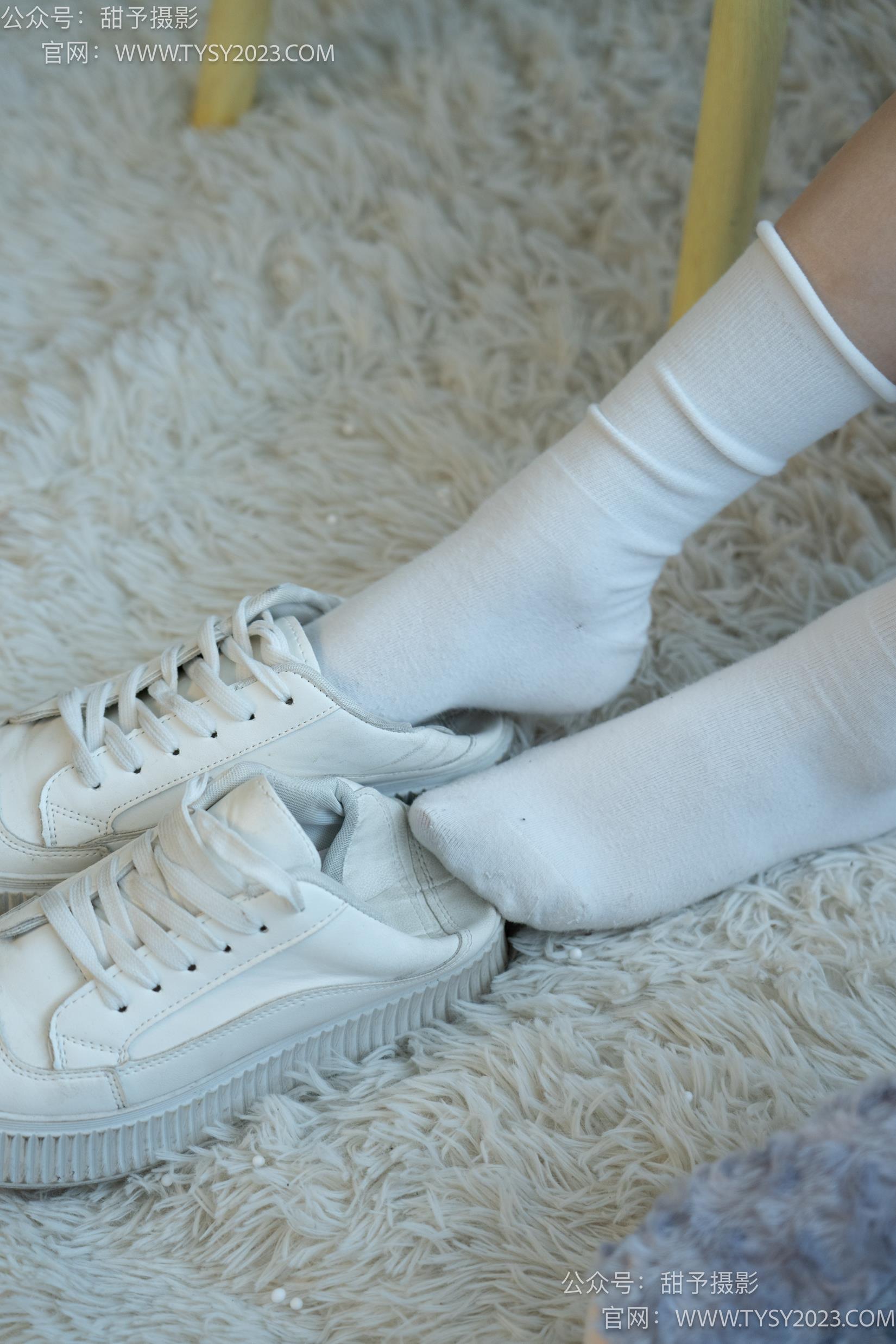 图片[38]-甜予摄影 NO.037 澜澜-板鞋、白棉袜、裸足[120P] – 速更版-美库