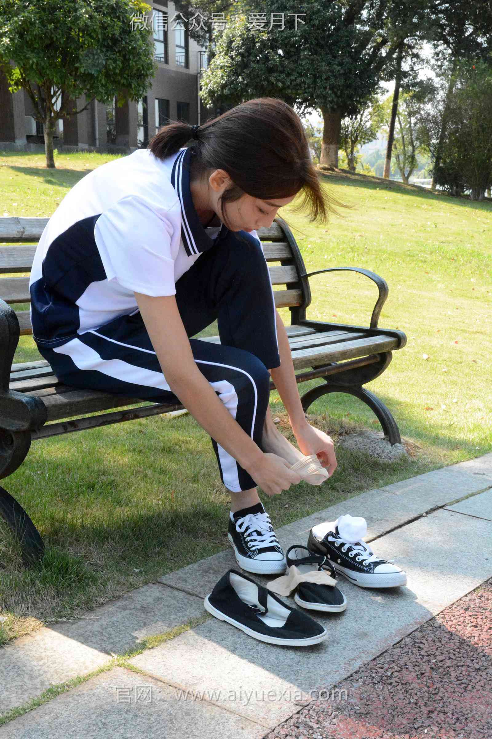 图片[57]-月下摄影 NO.004 秀秀~浅发校服 其实我喜欢酷酷的，今天第一期被安排了校服！[130P] – 速更版-美库